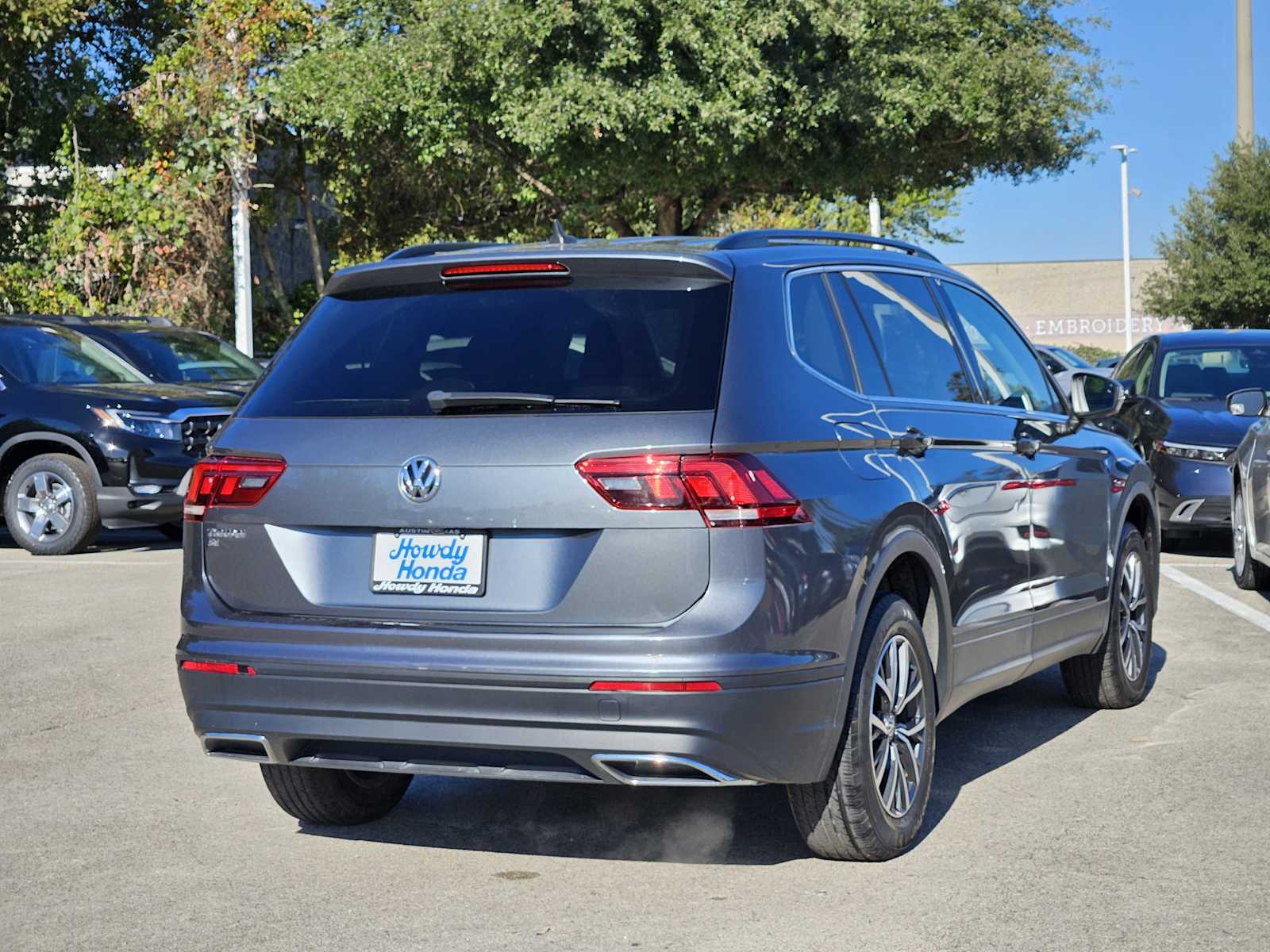 Thumbnail: 2019 Volkswagen Tiguan - 6