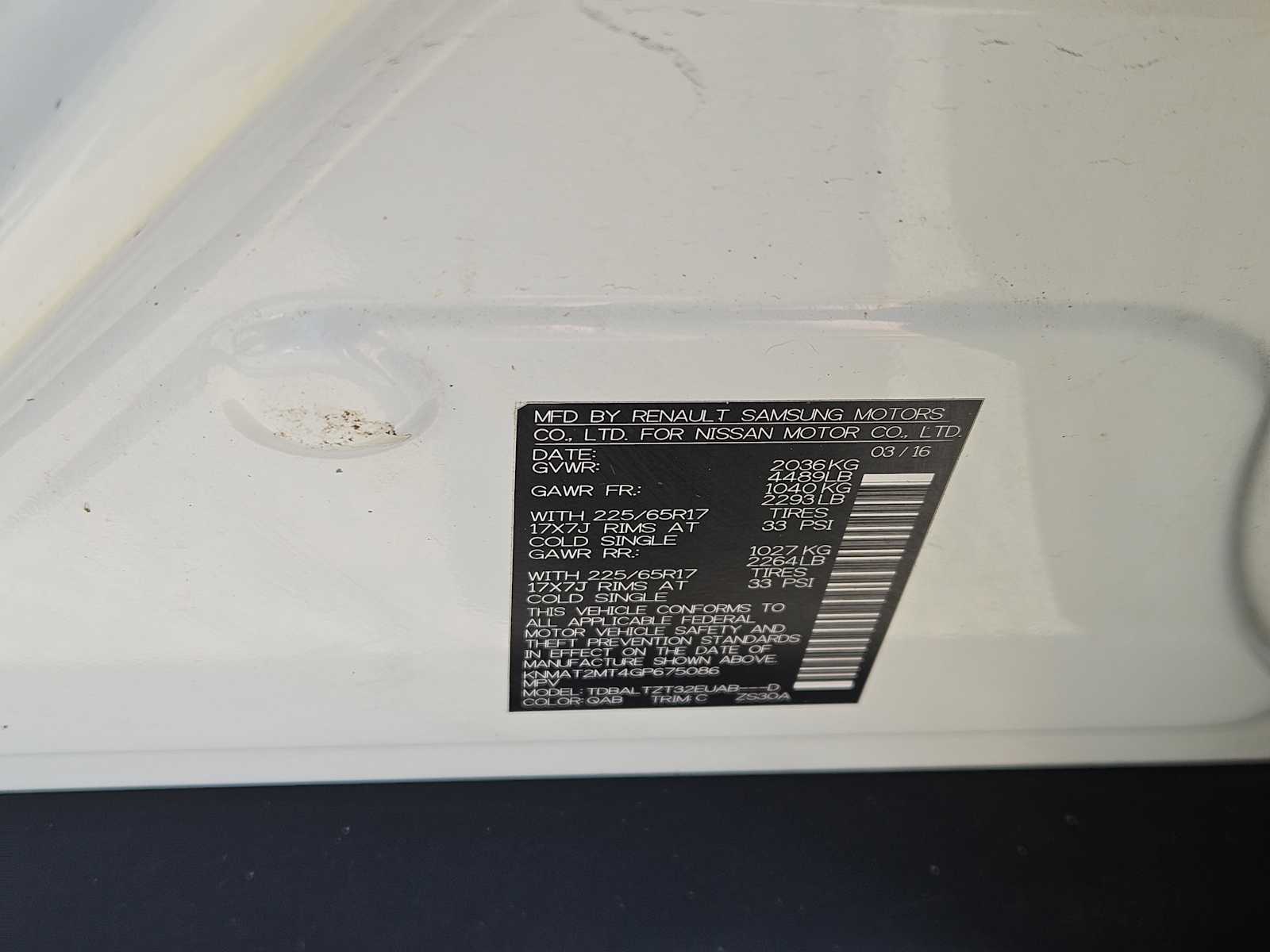 Thumbnail: 2016 Nissan Rogue - 32