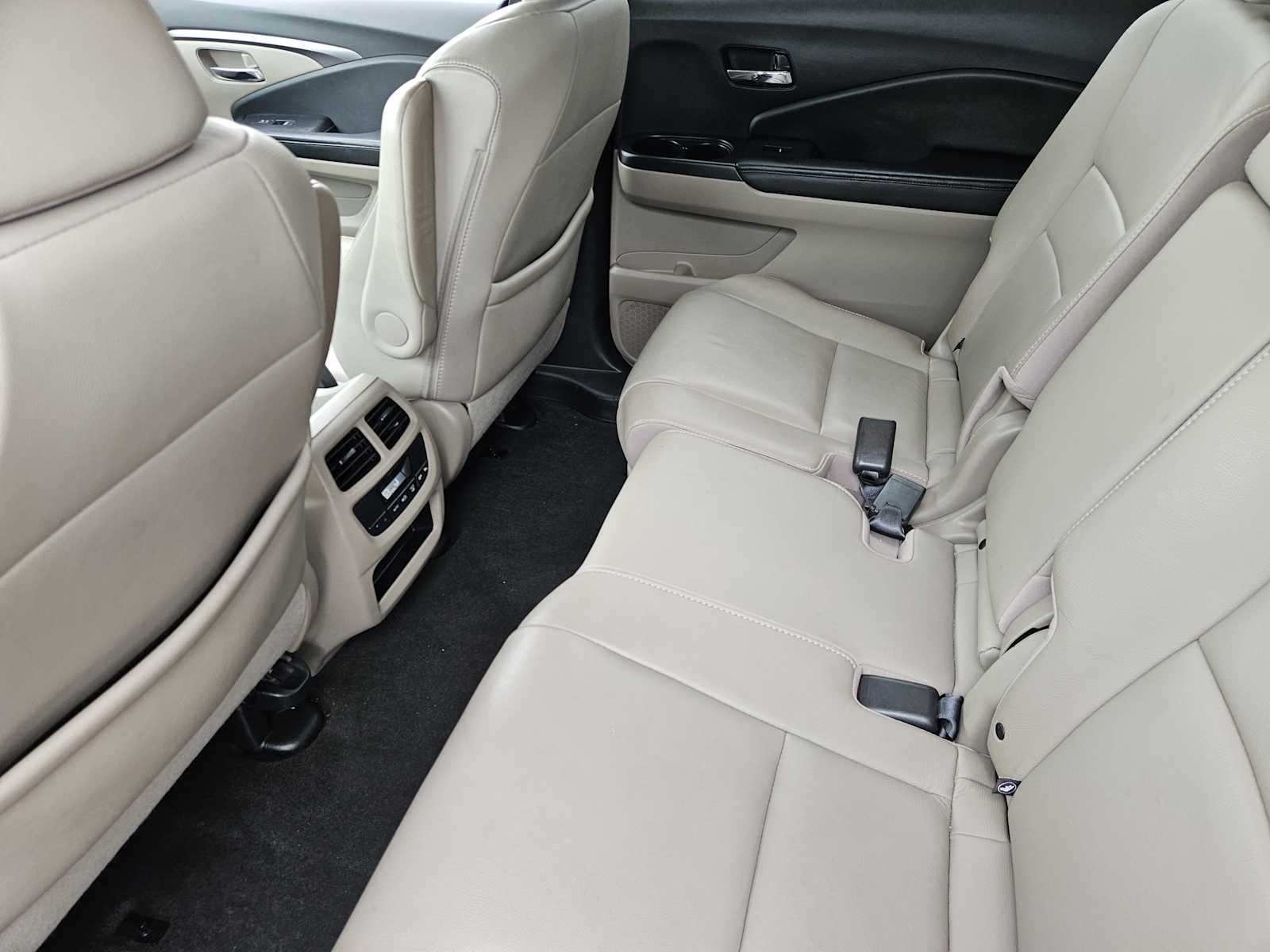 Thumbnail: 2016 Honda Pilot - 28