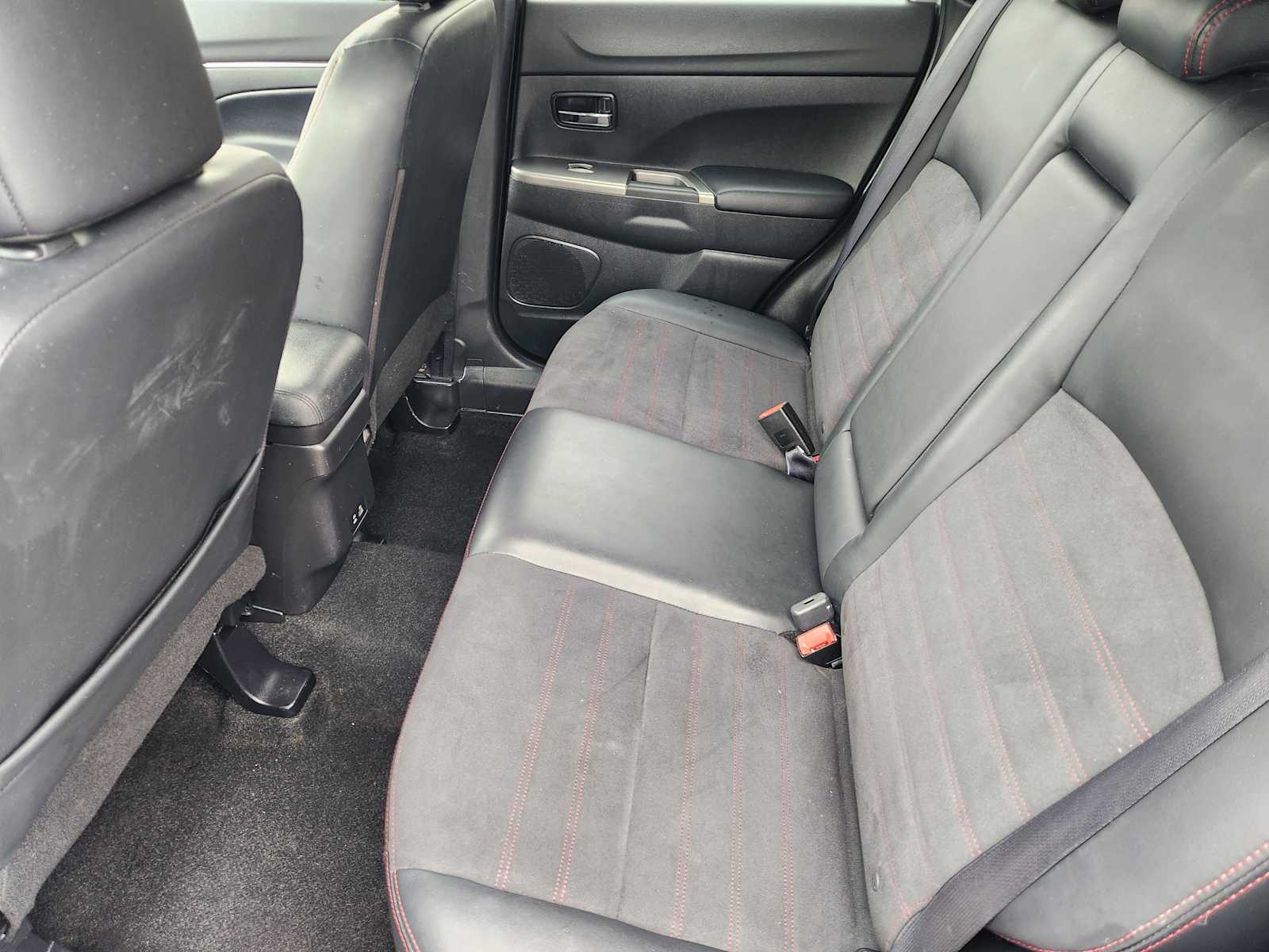 Thumbnail: 2022 Mitsubishi Outlander Sport - 30