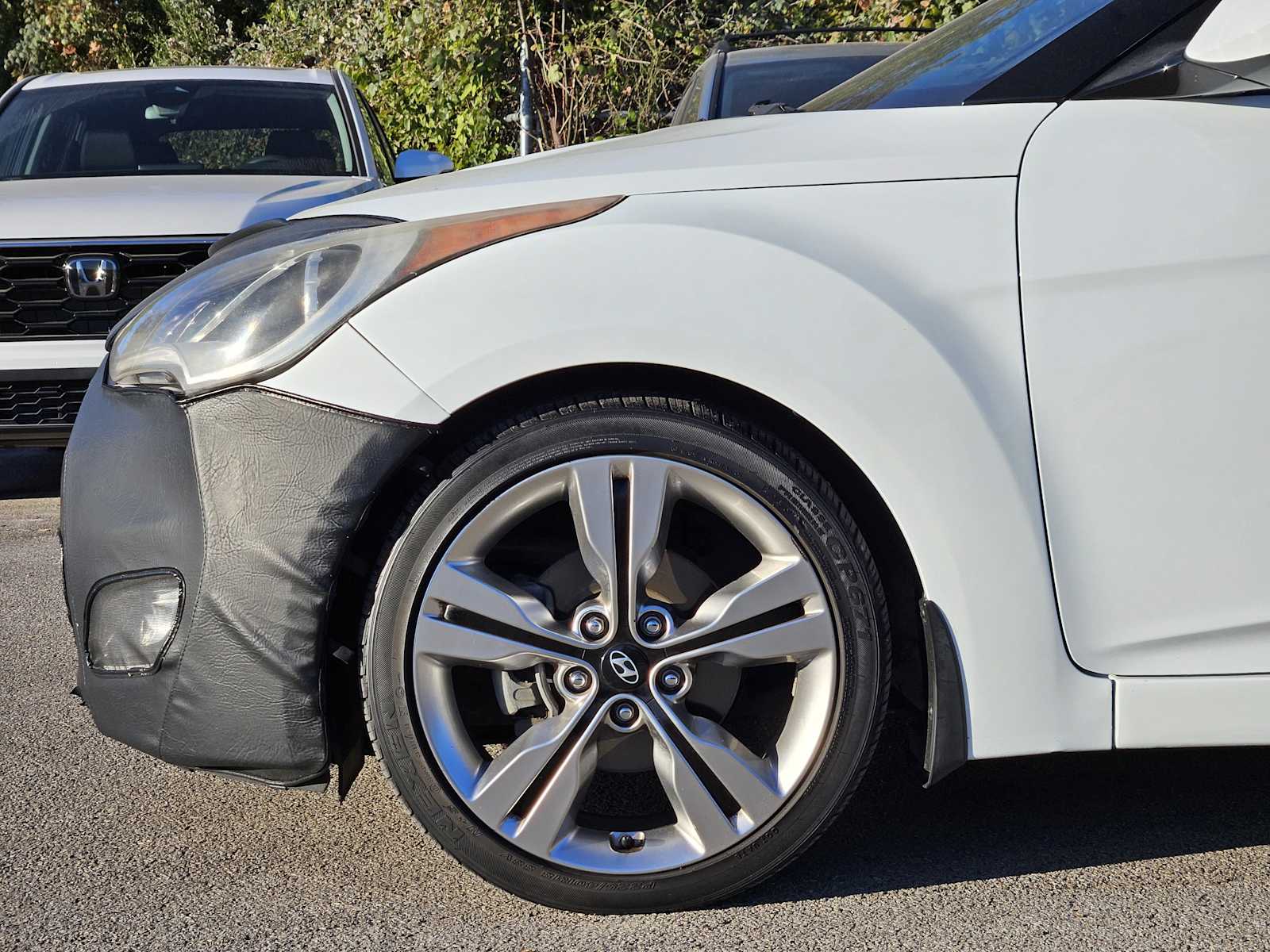 Thumbnail: 2017 Hyundai Veloster - 8