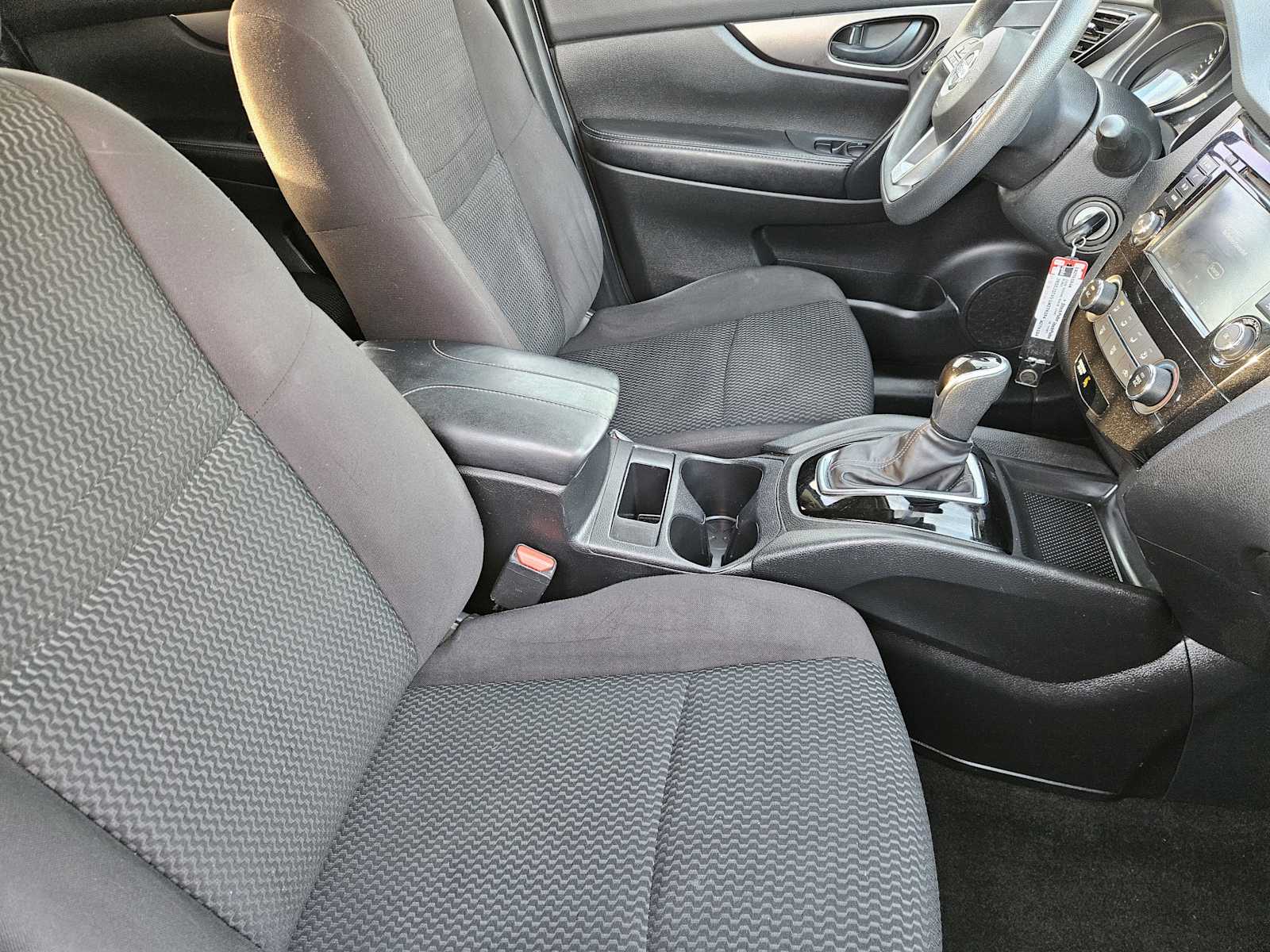 Thumbnail: 2020 Nissan Rogue Sport - 13