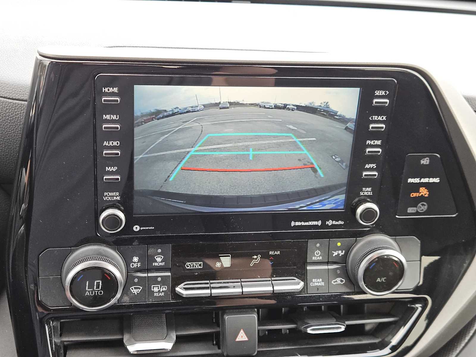 Thumbnail: 2022 Toyota Highlander - 18