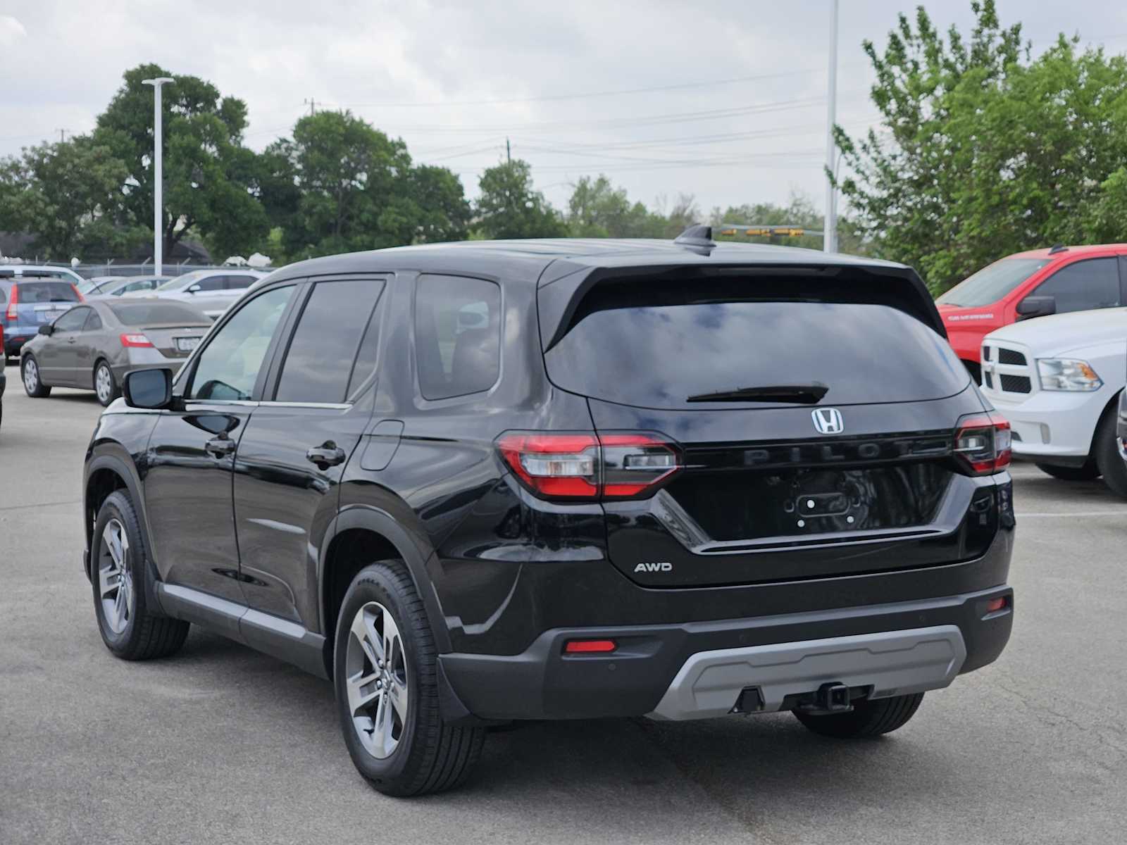 Thumbnail: 2023 Honda Pilot - 5