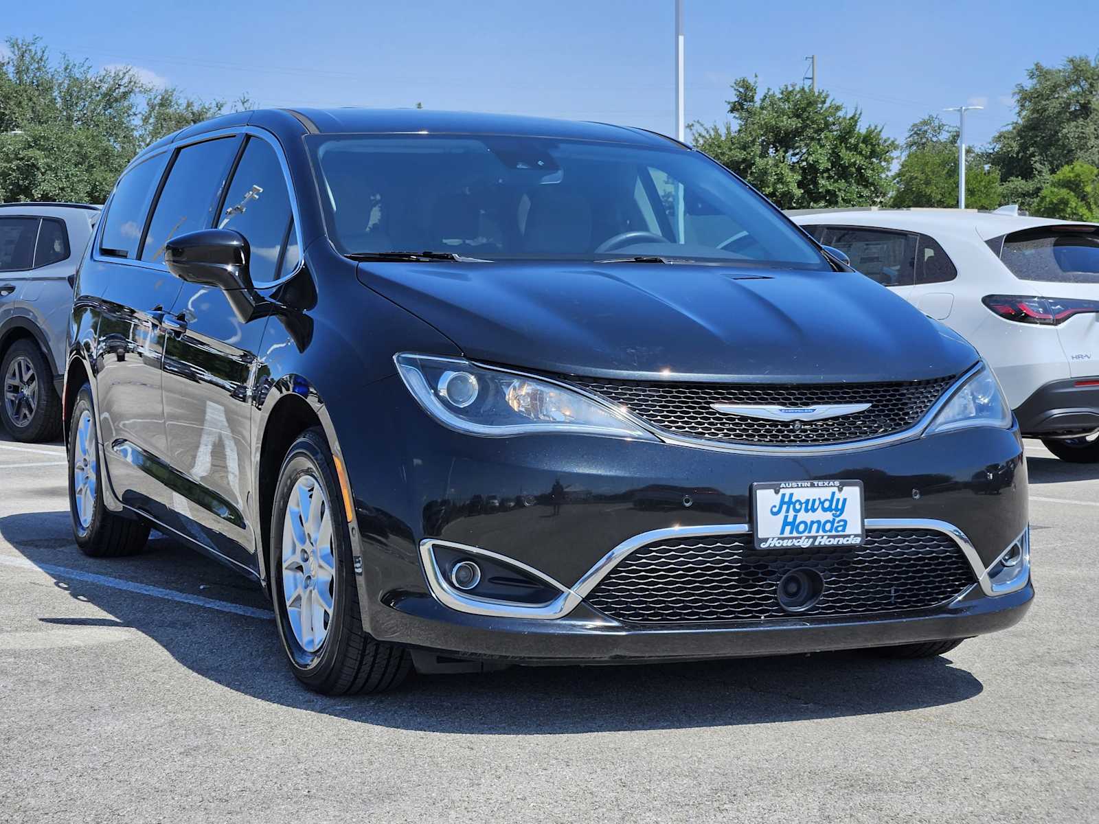 Thumbnail: 2020 Chrysler Pacifica - 3