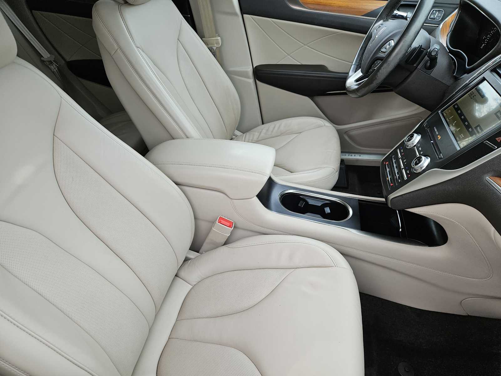 Thumbnail: 2018 Lincoln MKC - 14