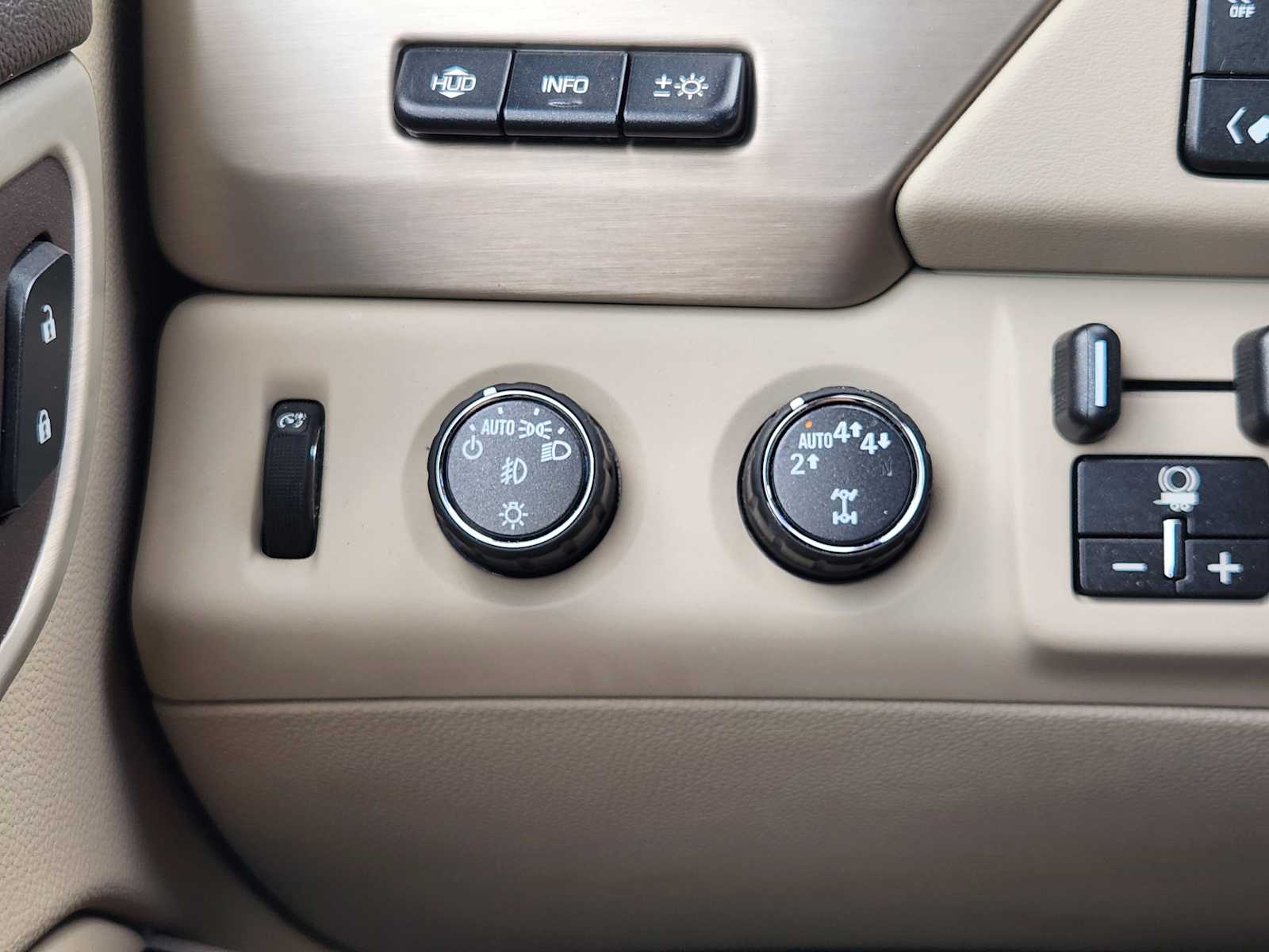 Thumbnail: 2017 GMC Yukon - 21