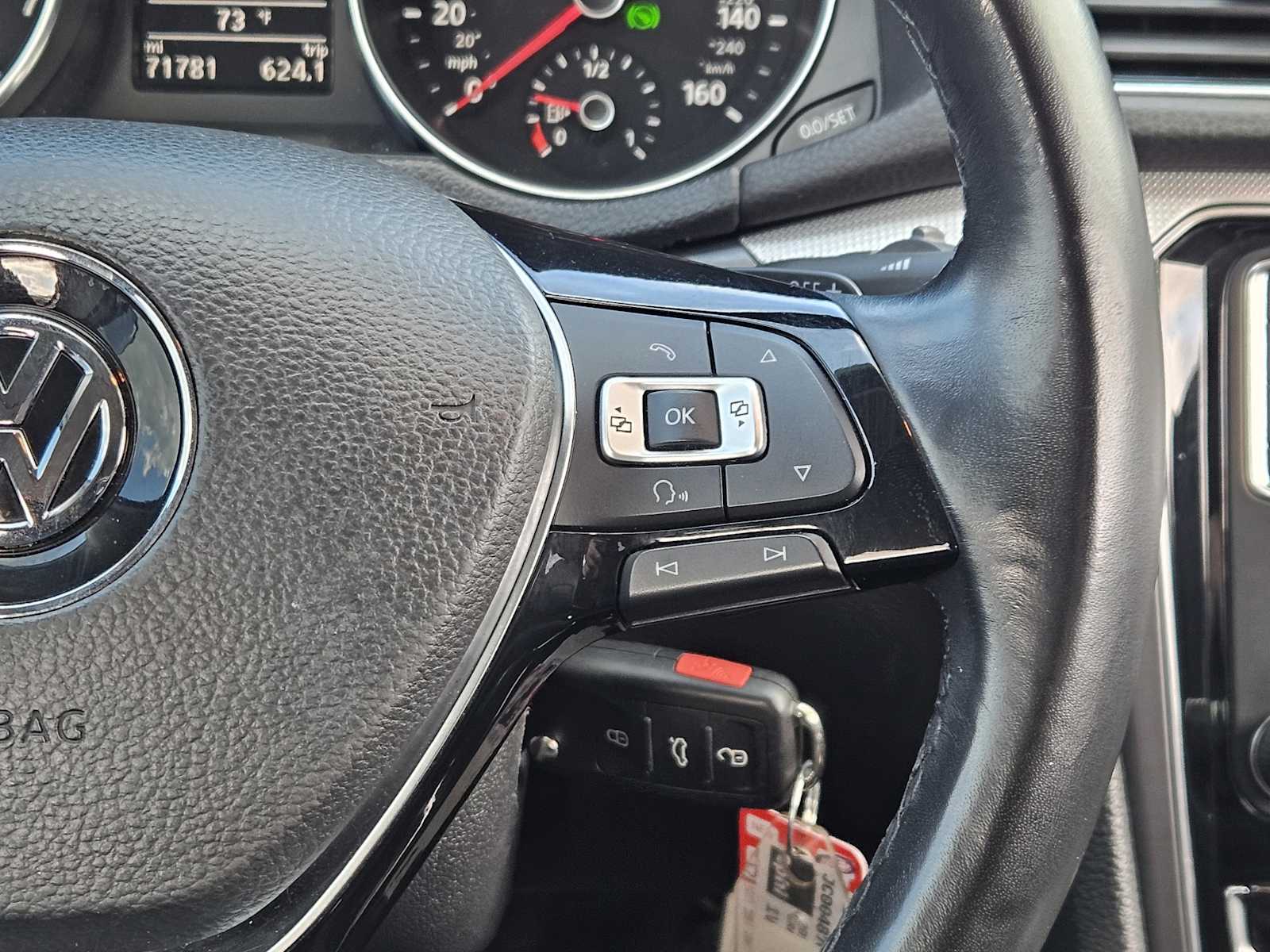 Thumbnail: 2018 Volkswagen Passat - 26