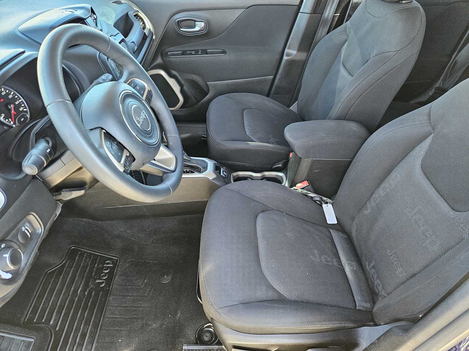 Thumbnail: 2017 Jeep Renegade - 13