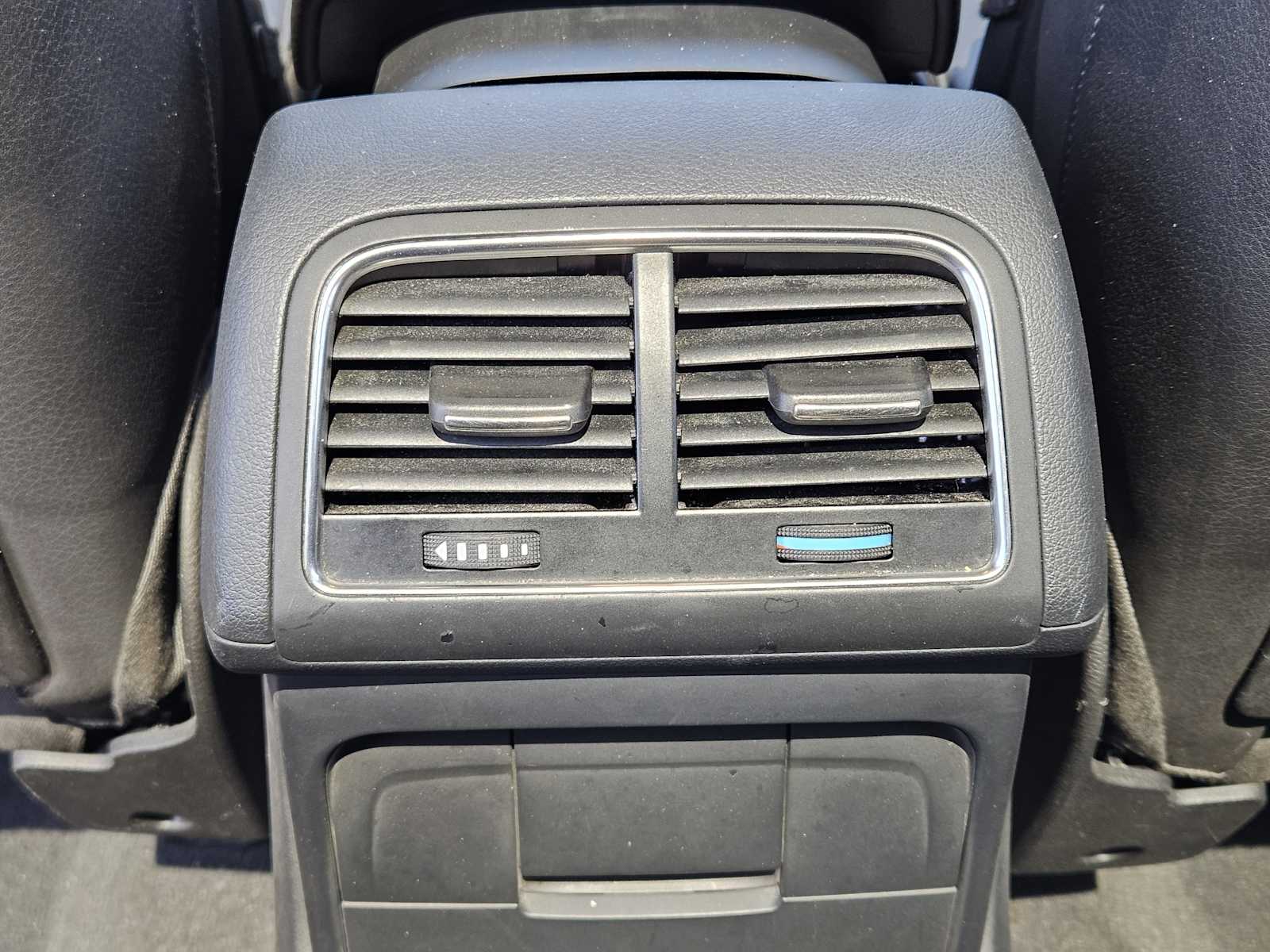 Thumbnail: 2010 Audi Q5 - 28