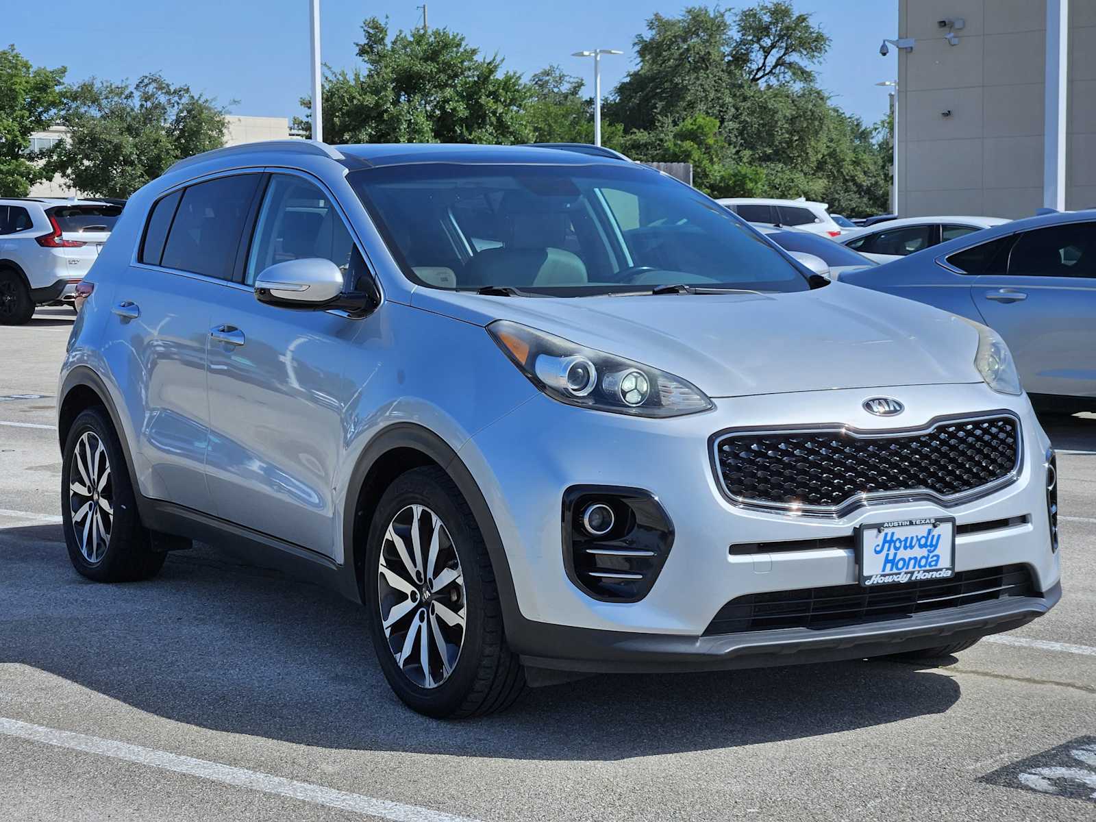 Thumbnail: 2017 Kia Sportage - 3