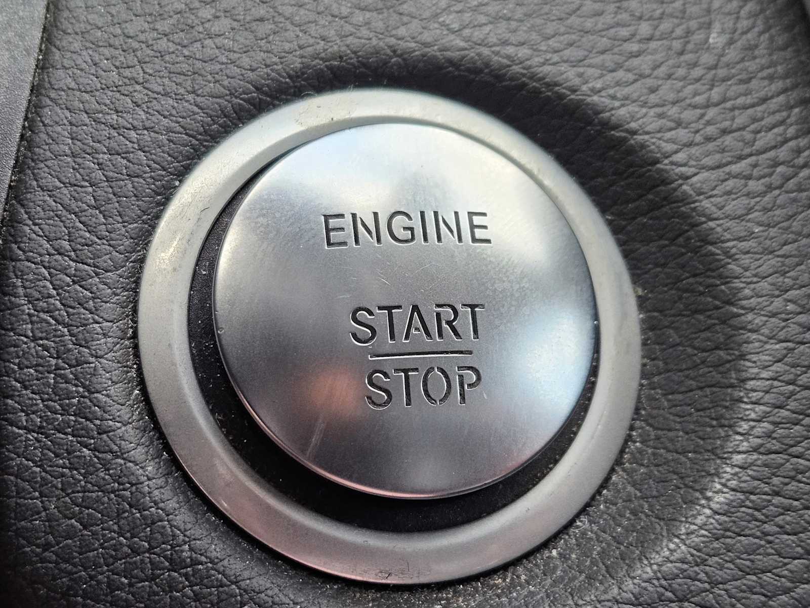 Thumbnail: 2016 Mercedes-Benz C-Class - 18