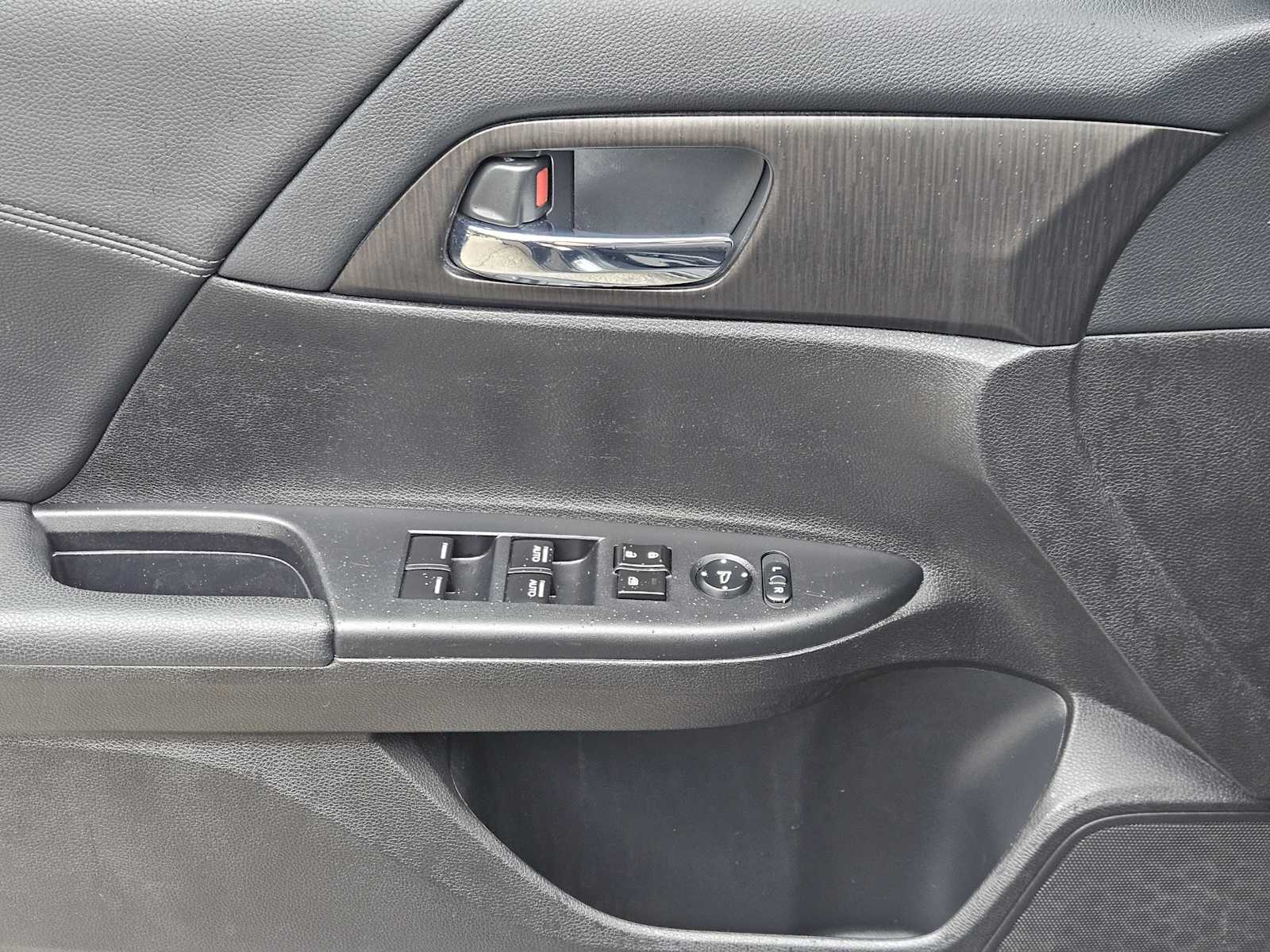 Thumbnail: 2013 Honda Accord - 21