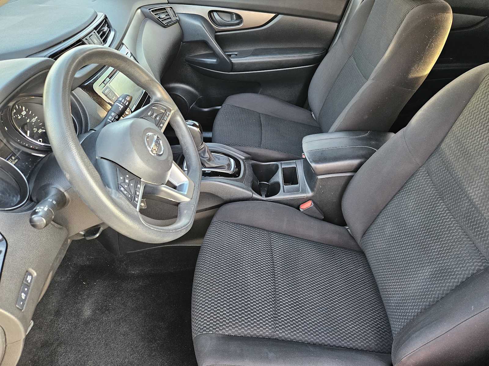 Thumbnail: 2020 Nissan Rogue Sport - 12