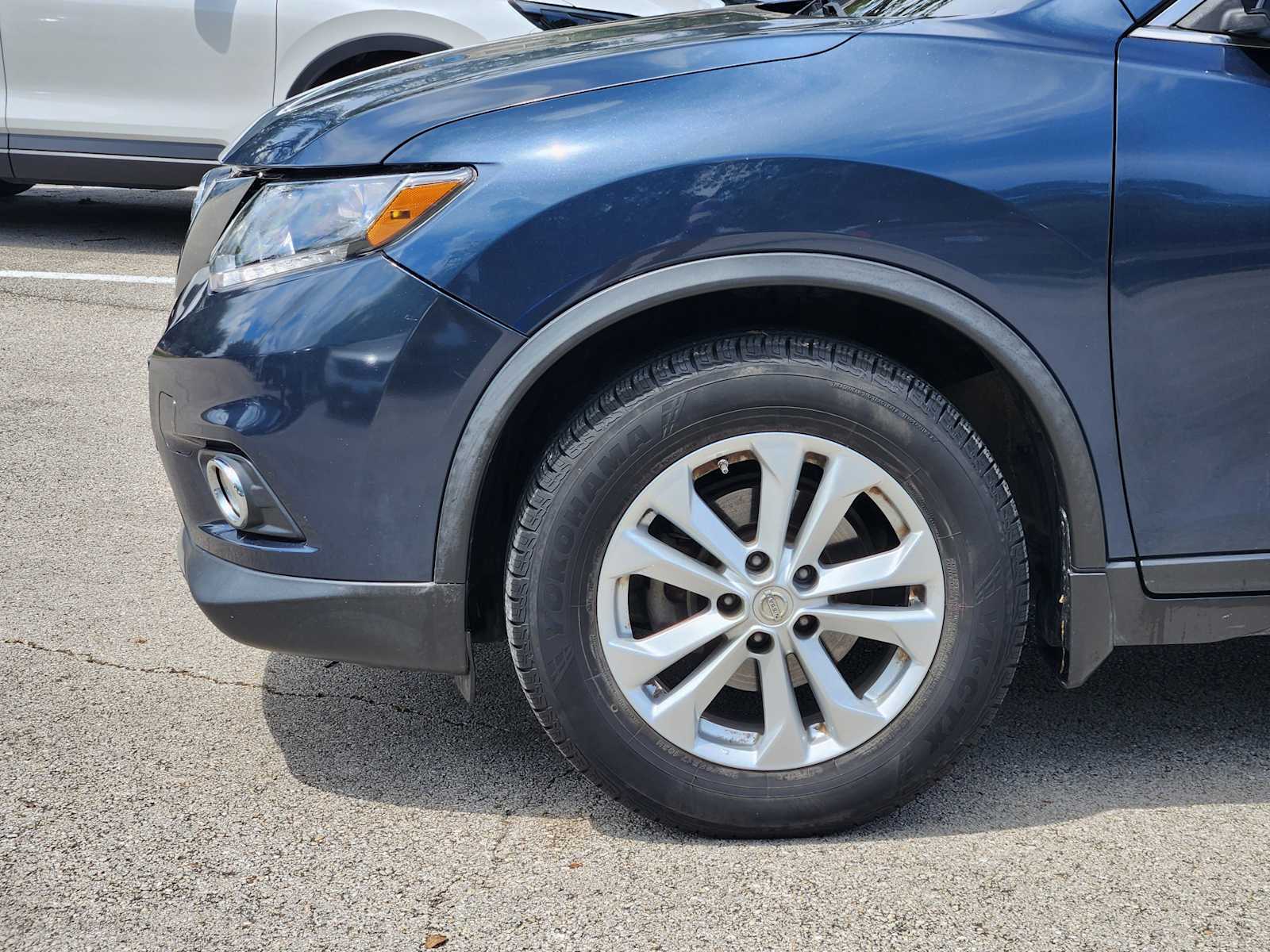 Thumbnail: 2016 Nissan Rogue - 8