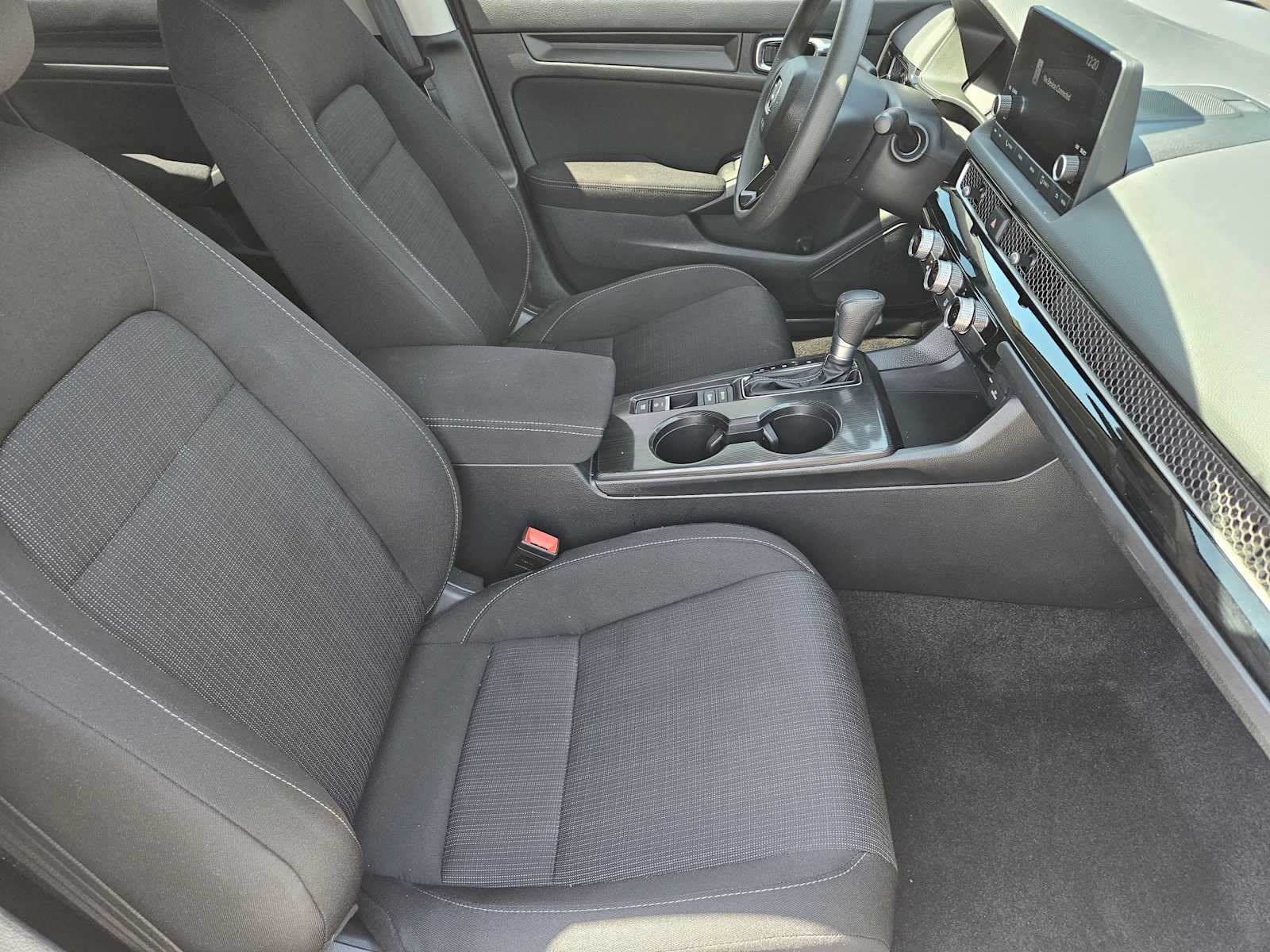 2025 Honda Civic LX - Photo 13