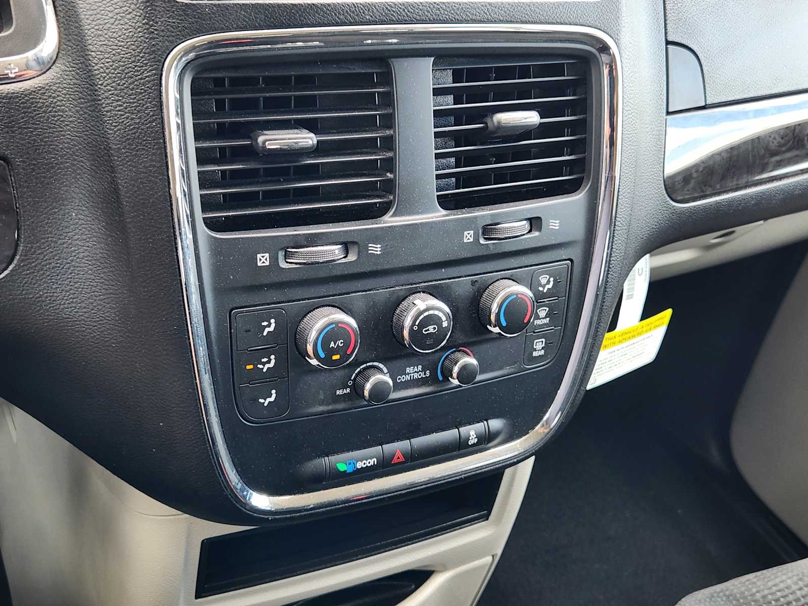 Thumbnail: 2019 Dodge Grand Caravan - 18