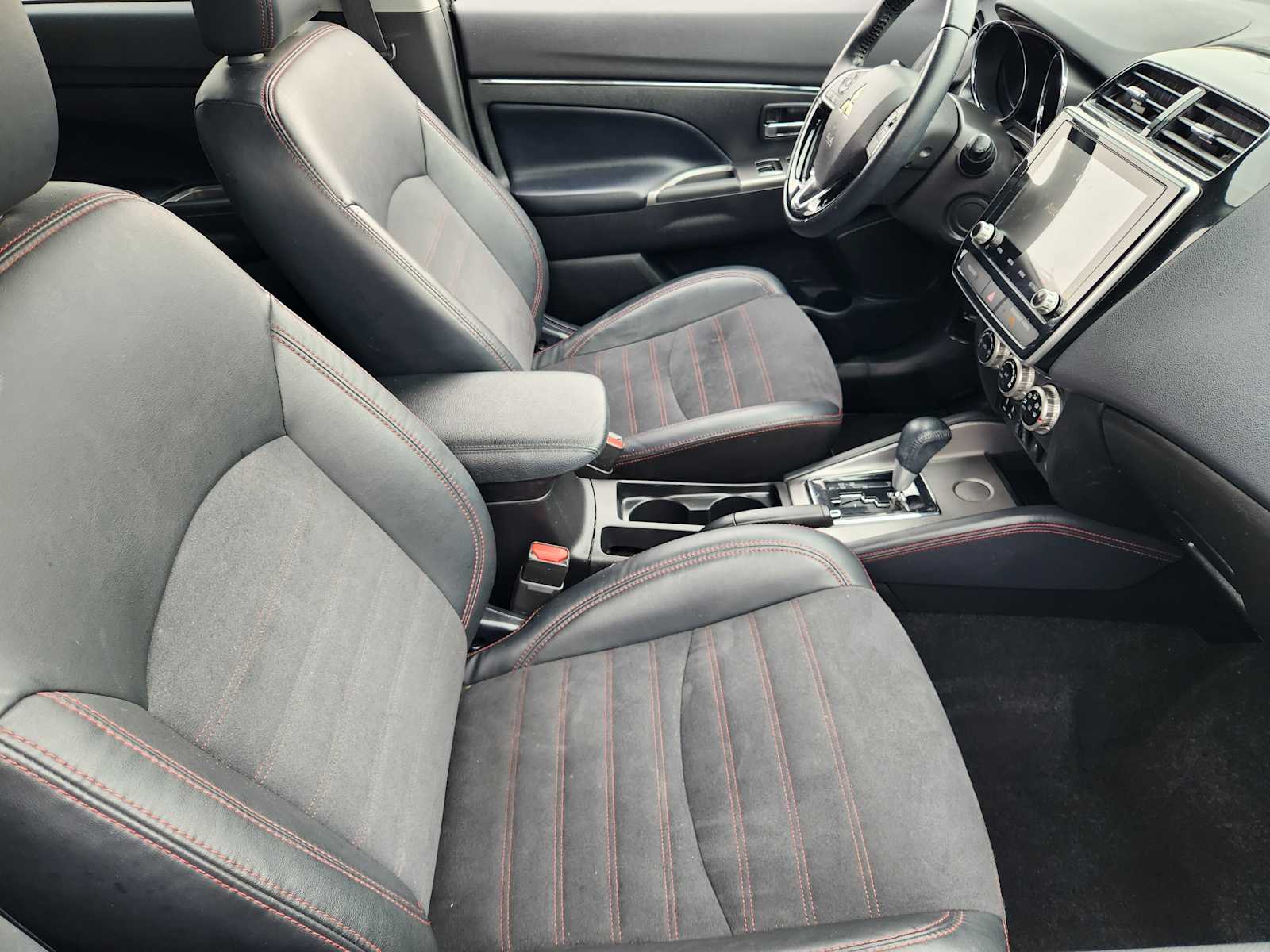 Thumbnail: 2022 Mitsubishi Outlander Sport - 14