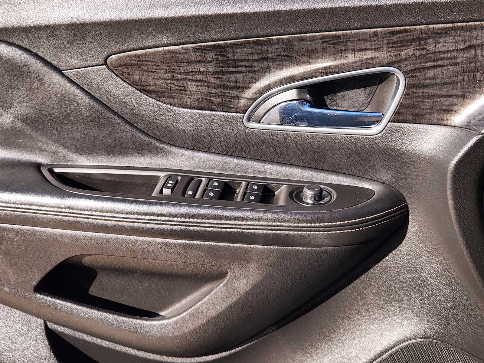 Thumbnail: 2014 Buick Encore - 22