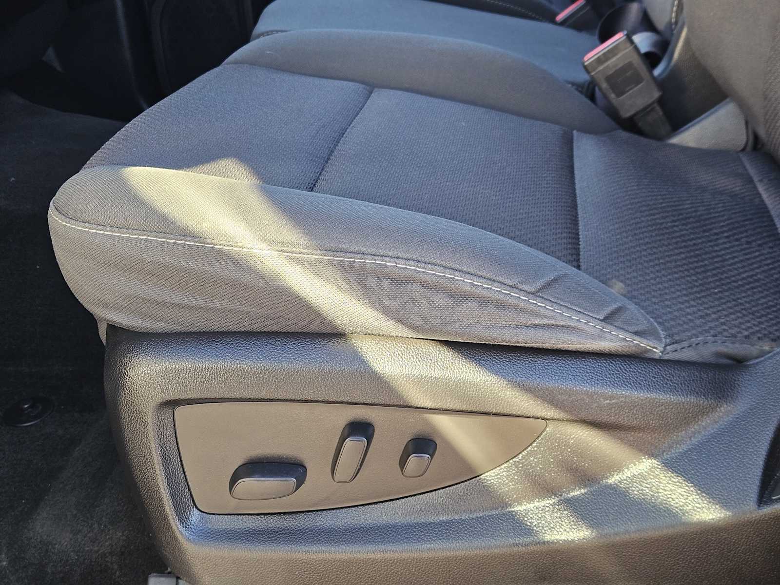 Thumbnail: 2016 Chevrolet Silverado 1500 - 23