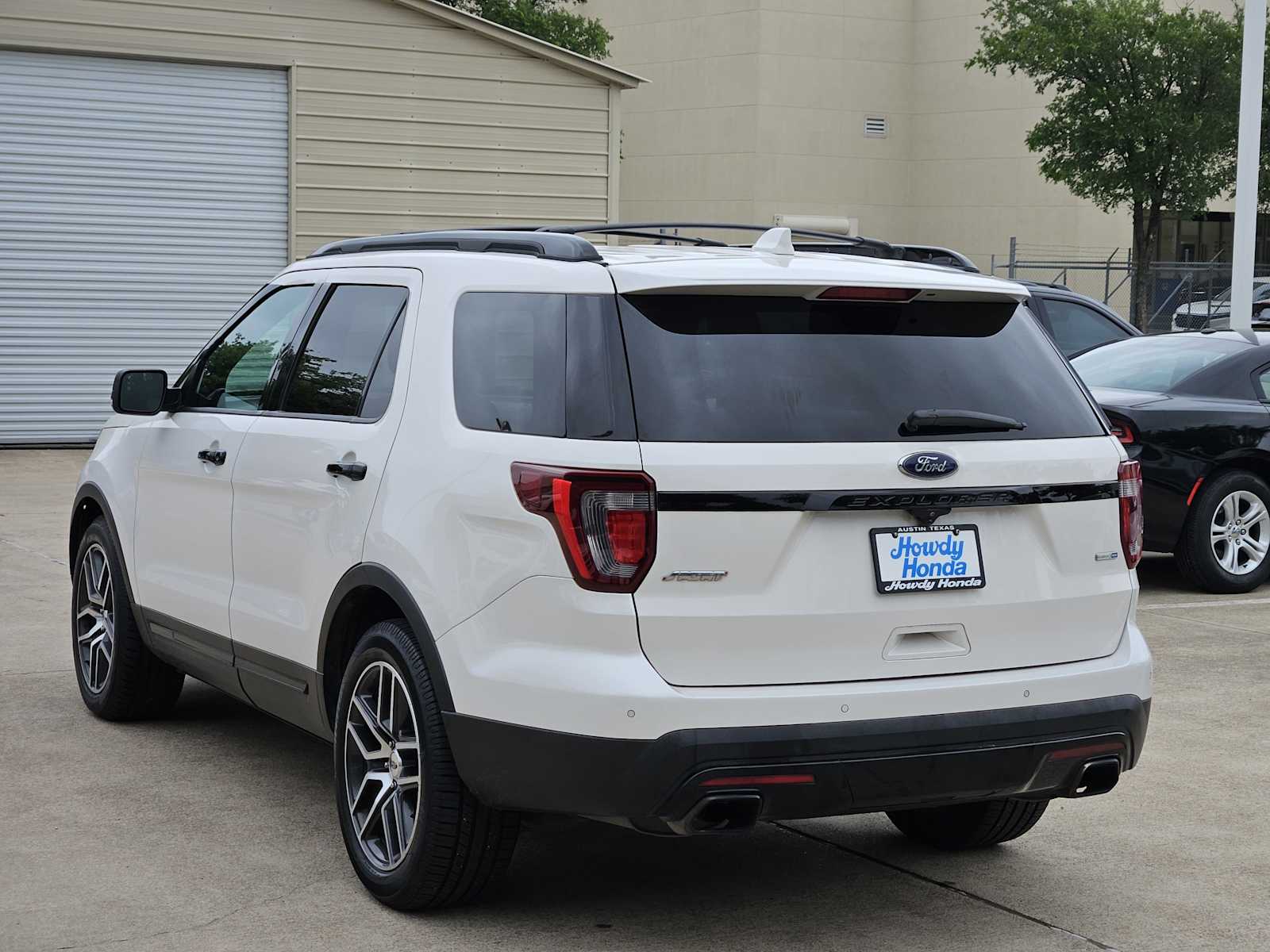Thumbnail: 2017 Ford Explorer - 4