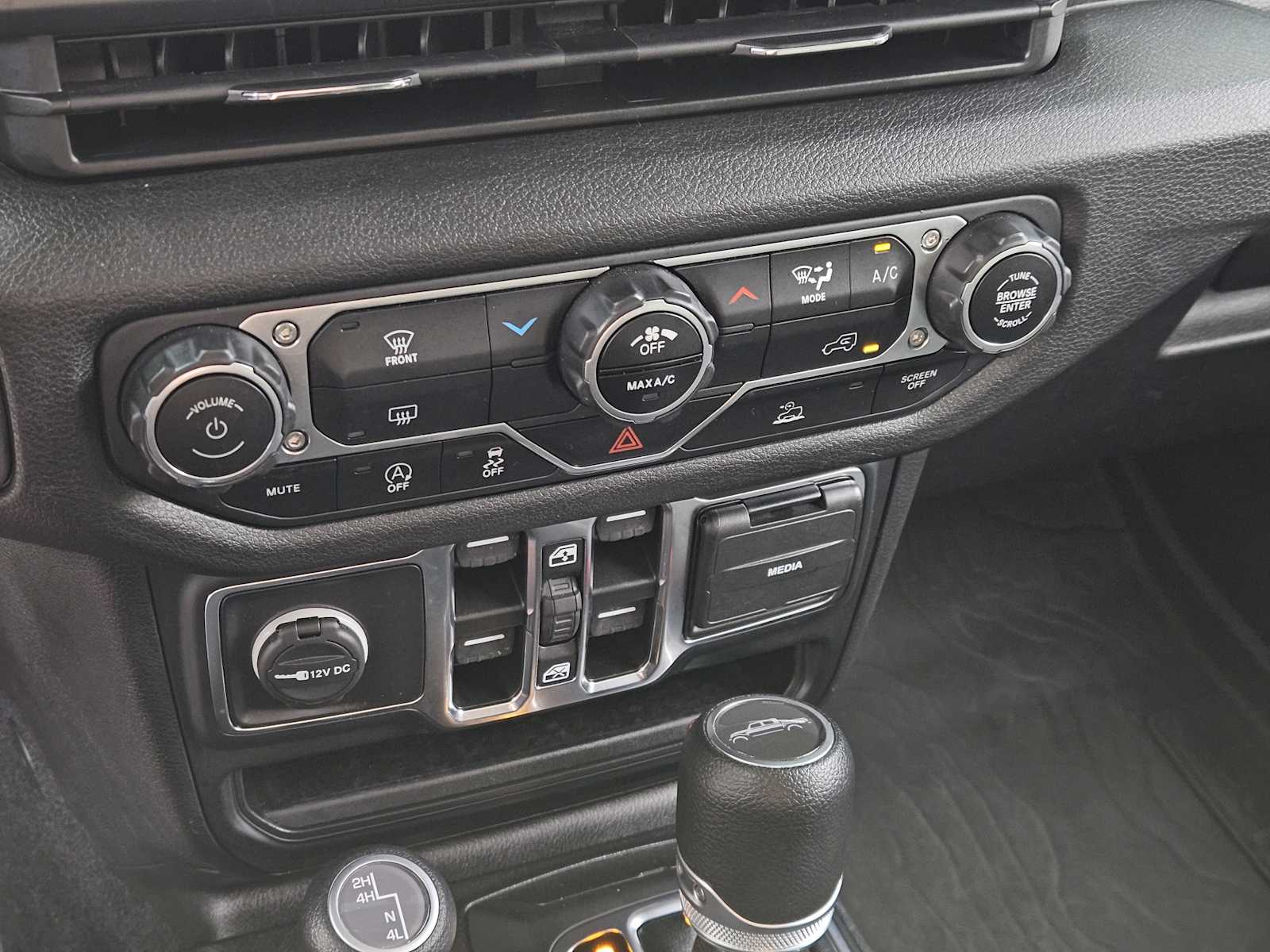 Thumbnail: 2024 Jeep Gladiator - 19