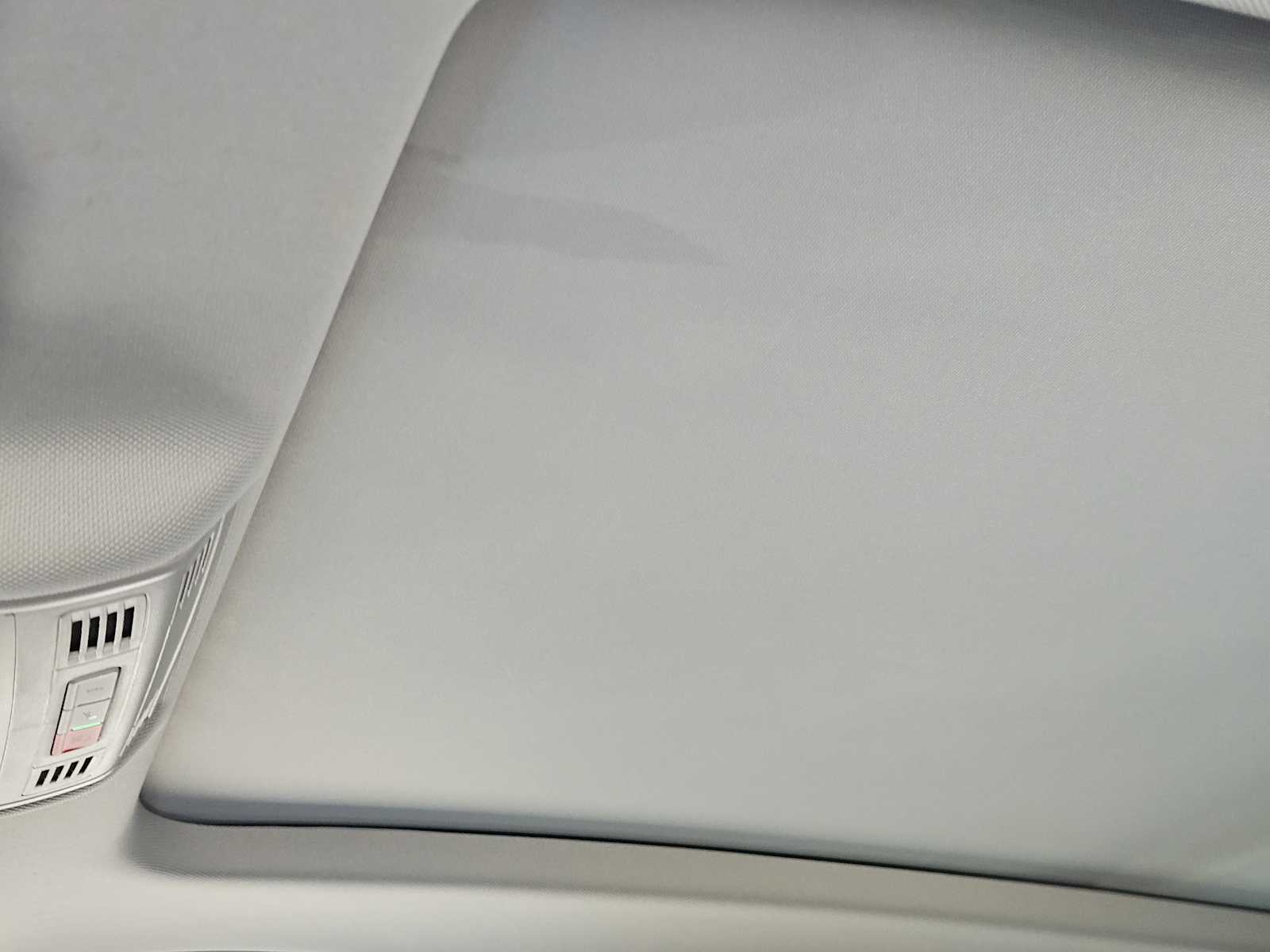 Thumbnail: 2022 Volkswagen Tiguan - 24