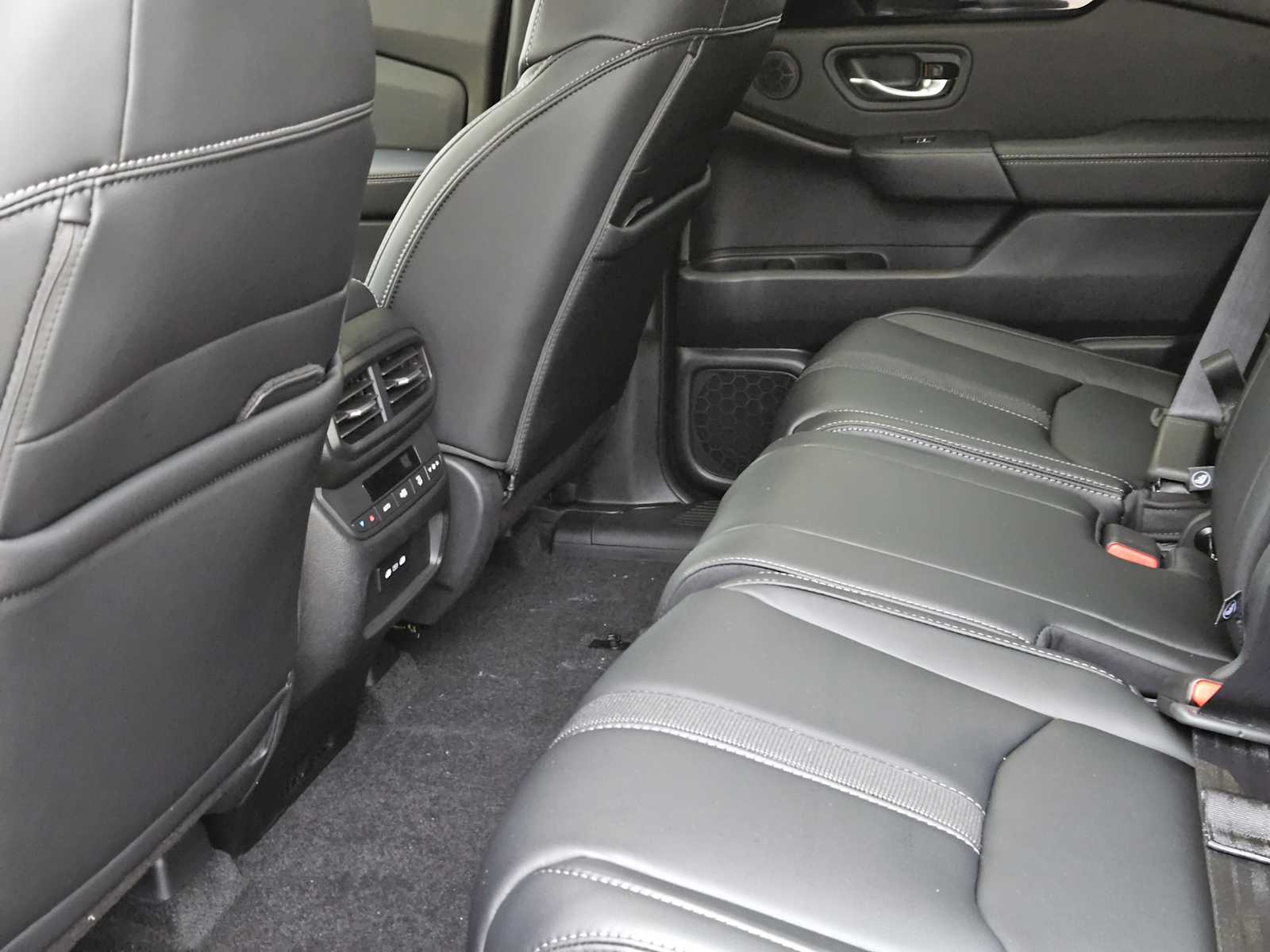 Thumbnail: 2025 Honda Pilot - 22