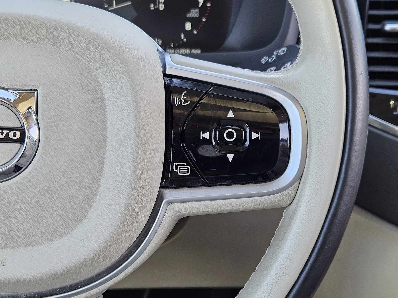 Thumbnail: 2019 Volvo XC90 - 28