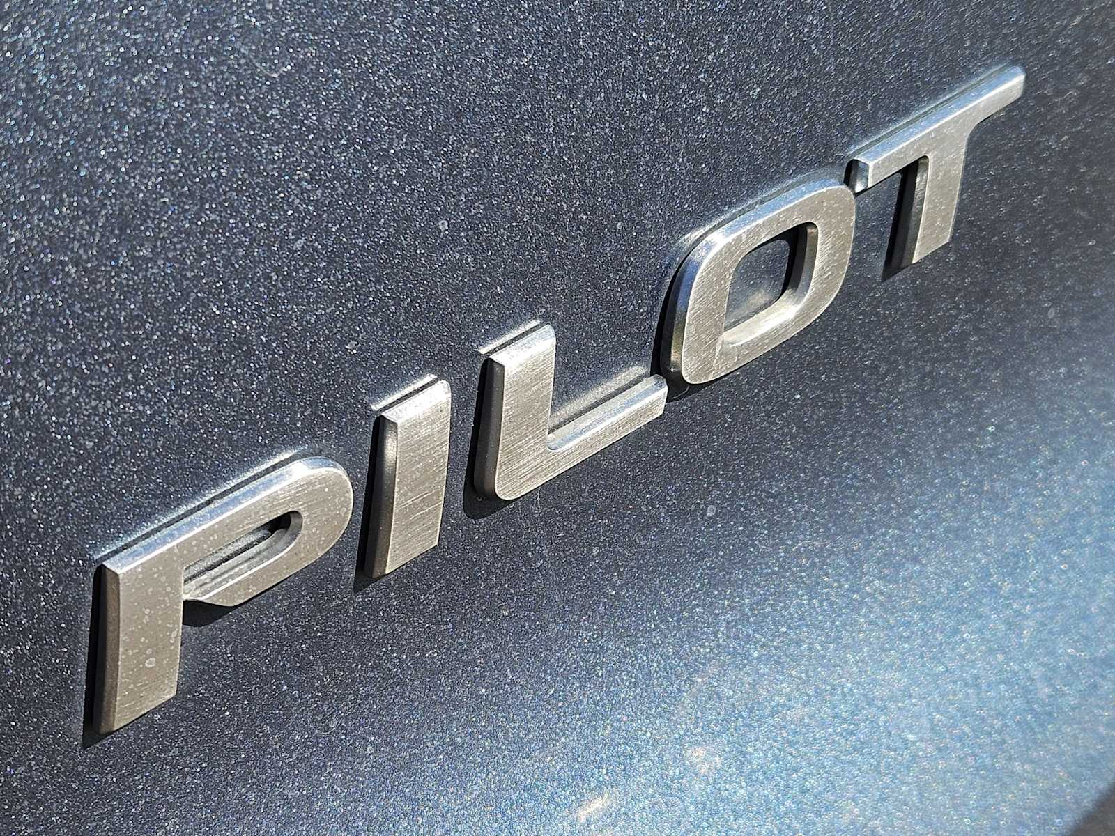 Thumbnail: 2016 Honda Pilot - 12