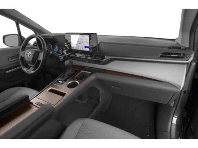 Thumbnail: 2022 Toyota Sienna - 18