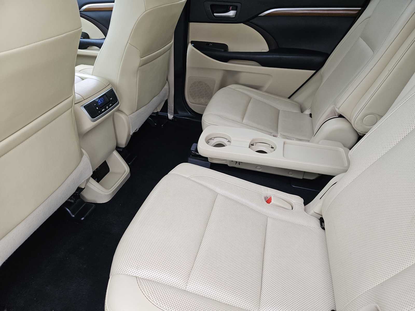 Thumbnail: 2017 Toyota Highlander - 29