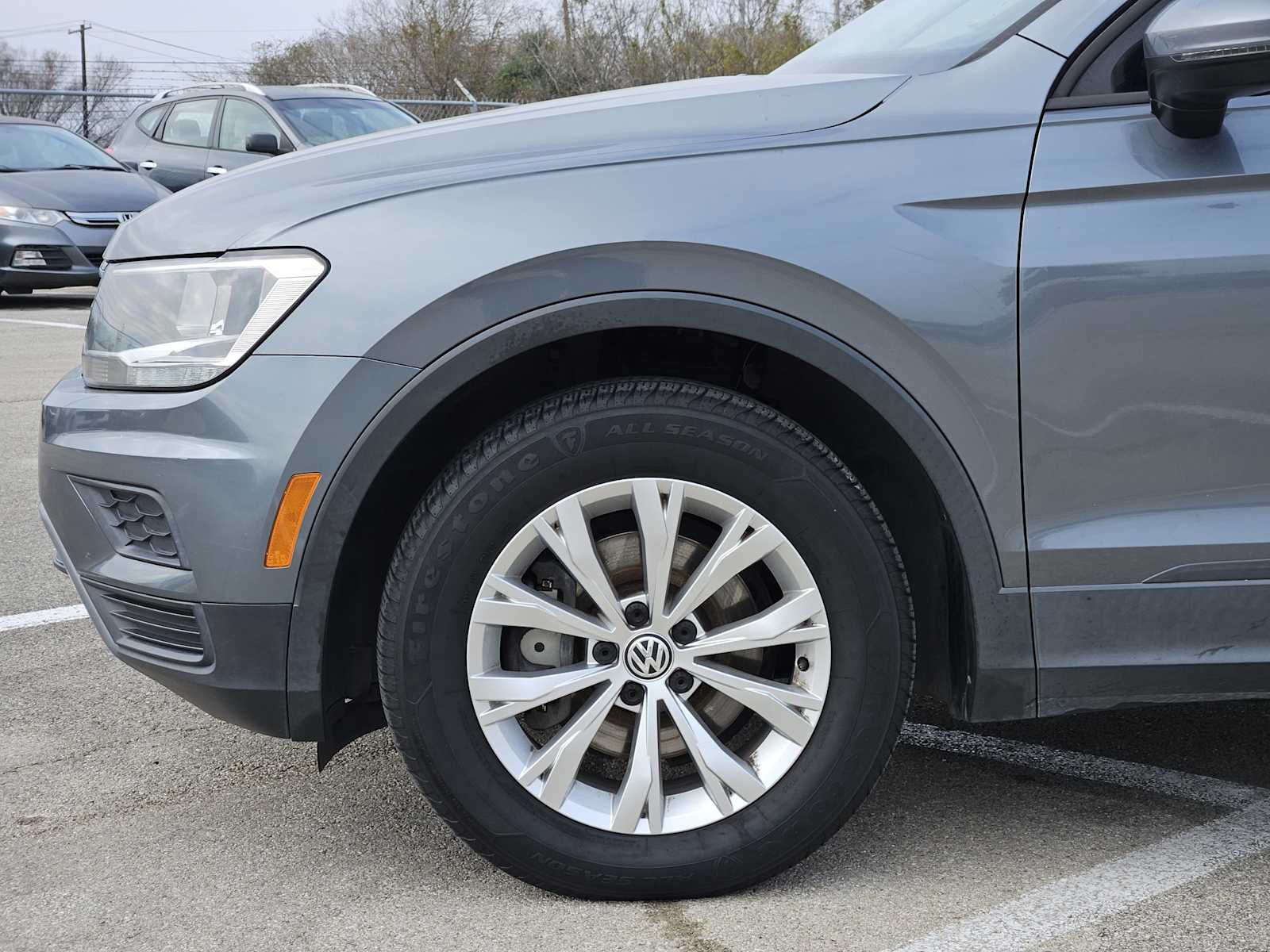 Thumbnail: 2018 Volkswagen Tiguan - 8