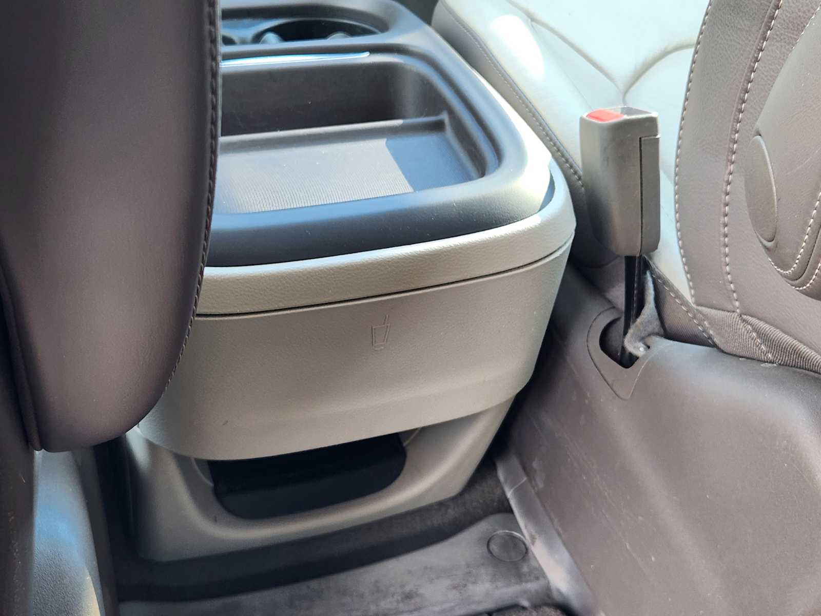 Thumbnail: 2017 Chrysler Pacifica - 28