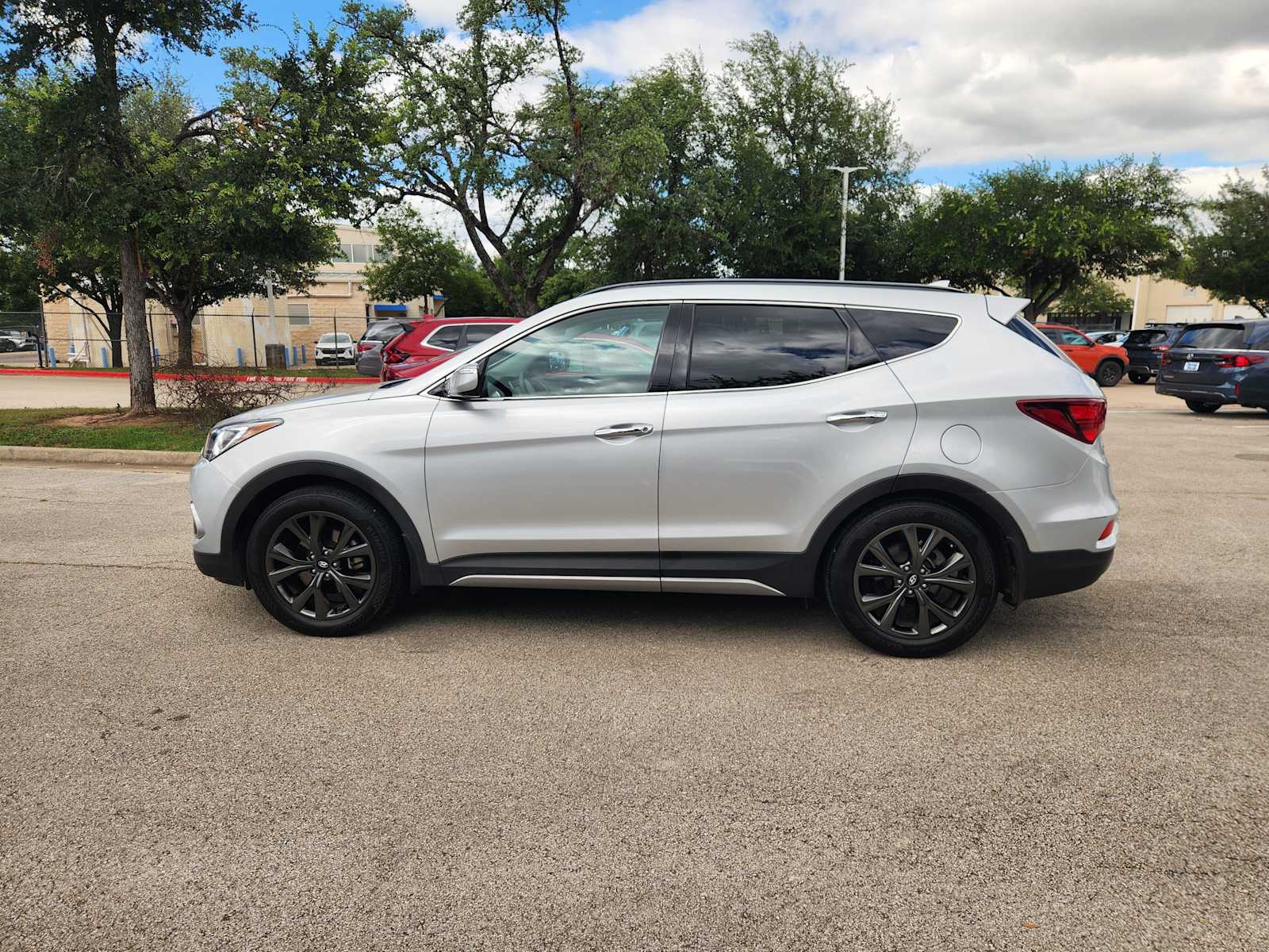 Thumbnail: 2018 Hyundai Santa Fe - 4