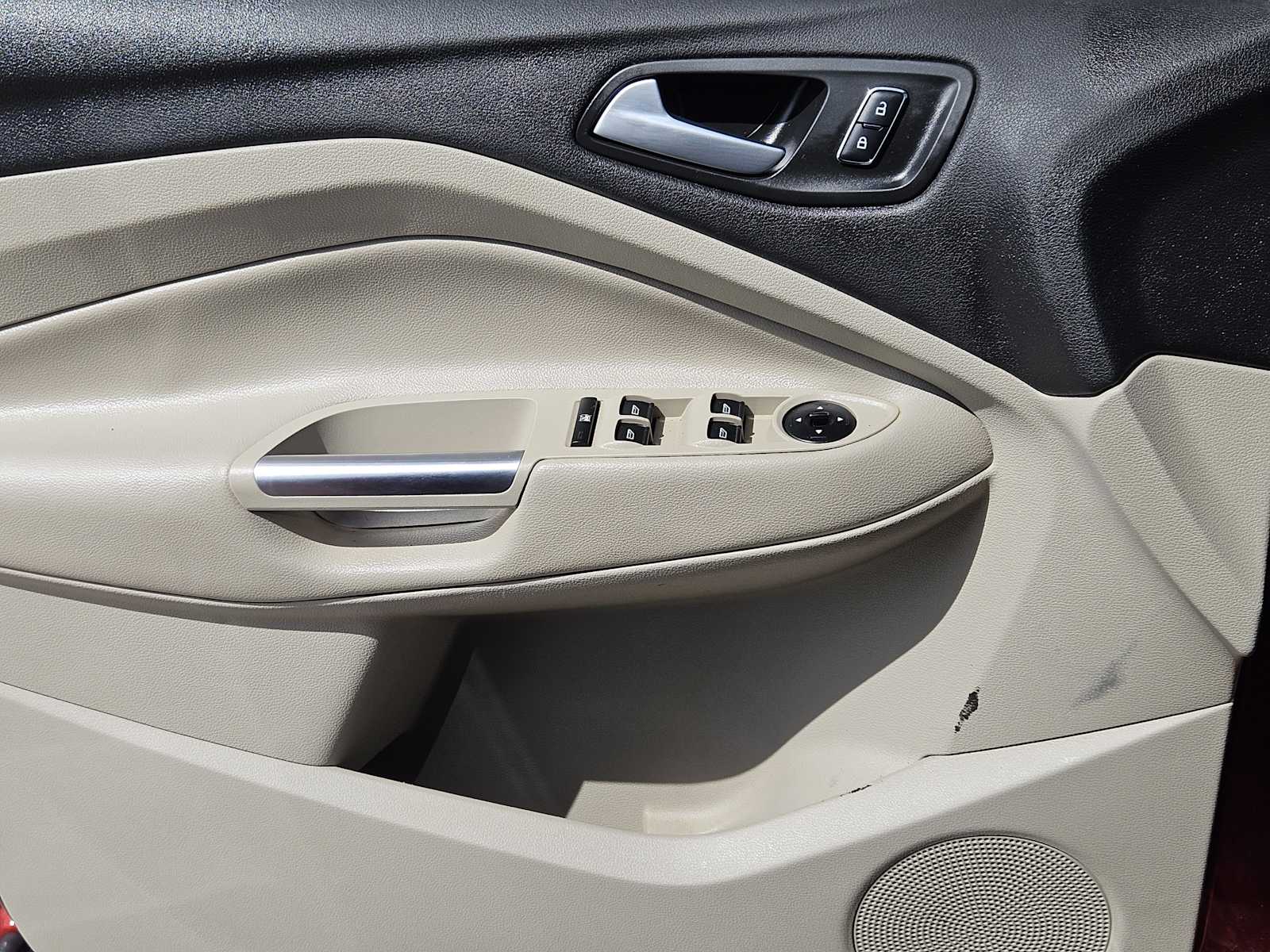 Thumbnail: 2015 Ford Escape - 22