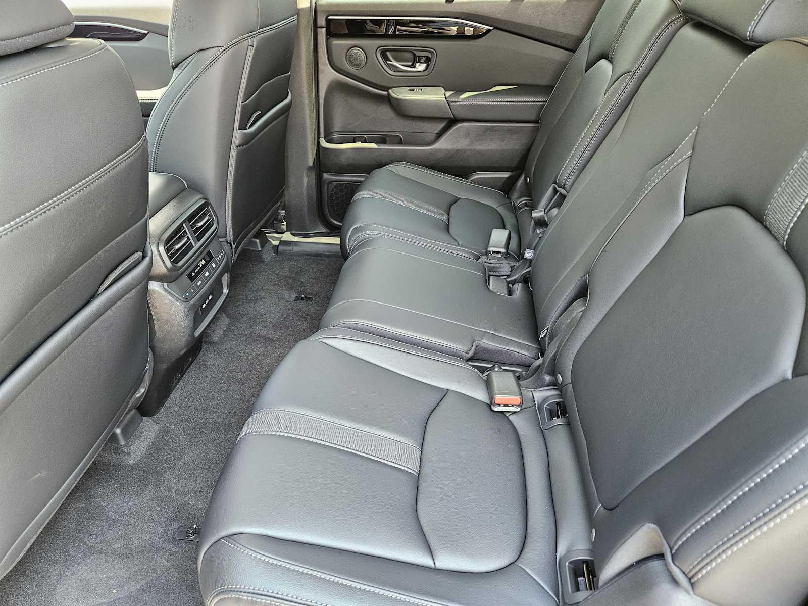 Thumbnail: 2025 Honda Pilot - 25