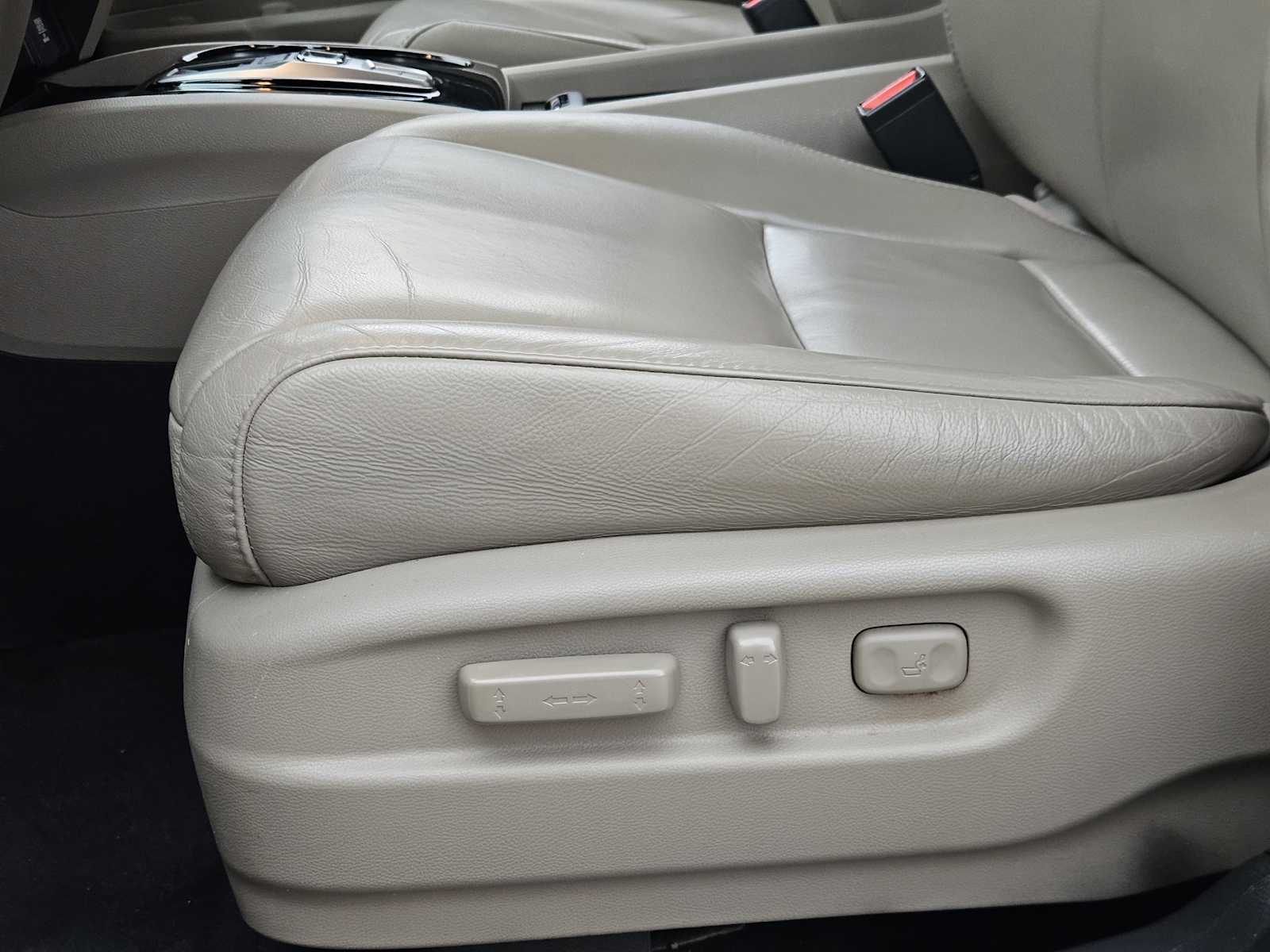 Thumbnail: 2017 Honda Pilot - 24