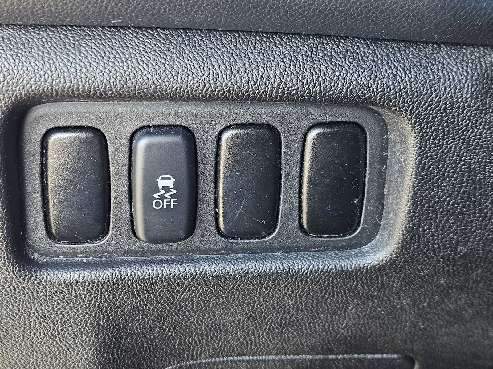 Thumbnail: 2014 Mitsubishi Outlander Sport - 20