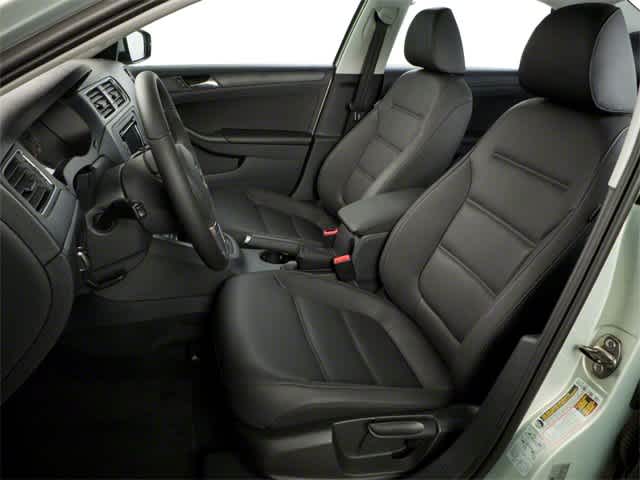 Thumbnail: 2013 Volkswagen Jetta - 8