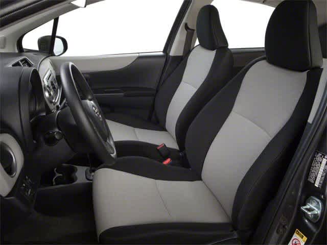 Thumbnail: 2013 Toyota Yaris - 11