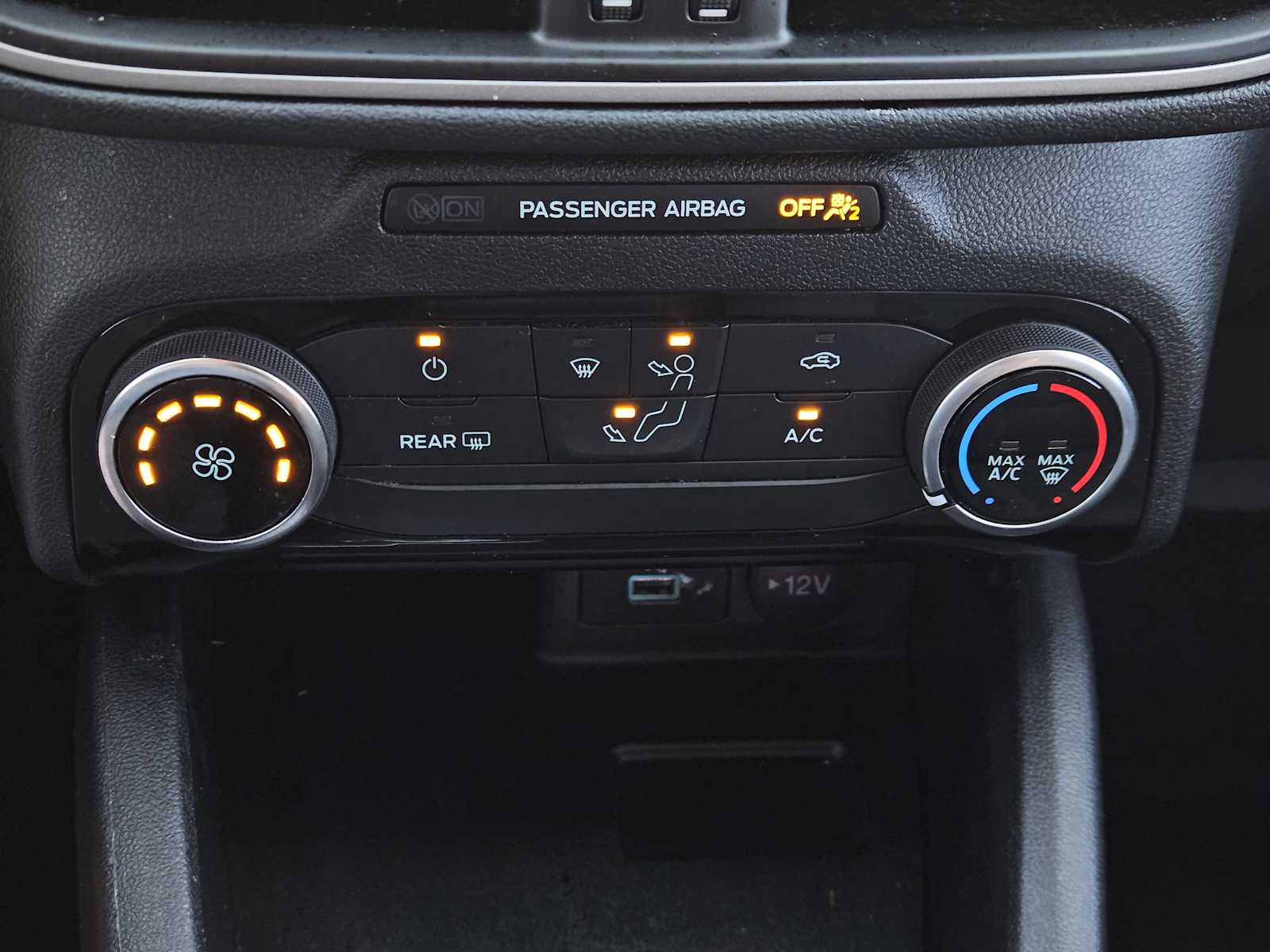 Thumbnail: 2022 Ford Escape - 18