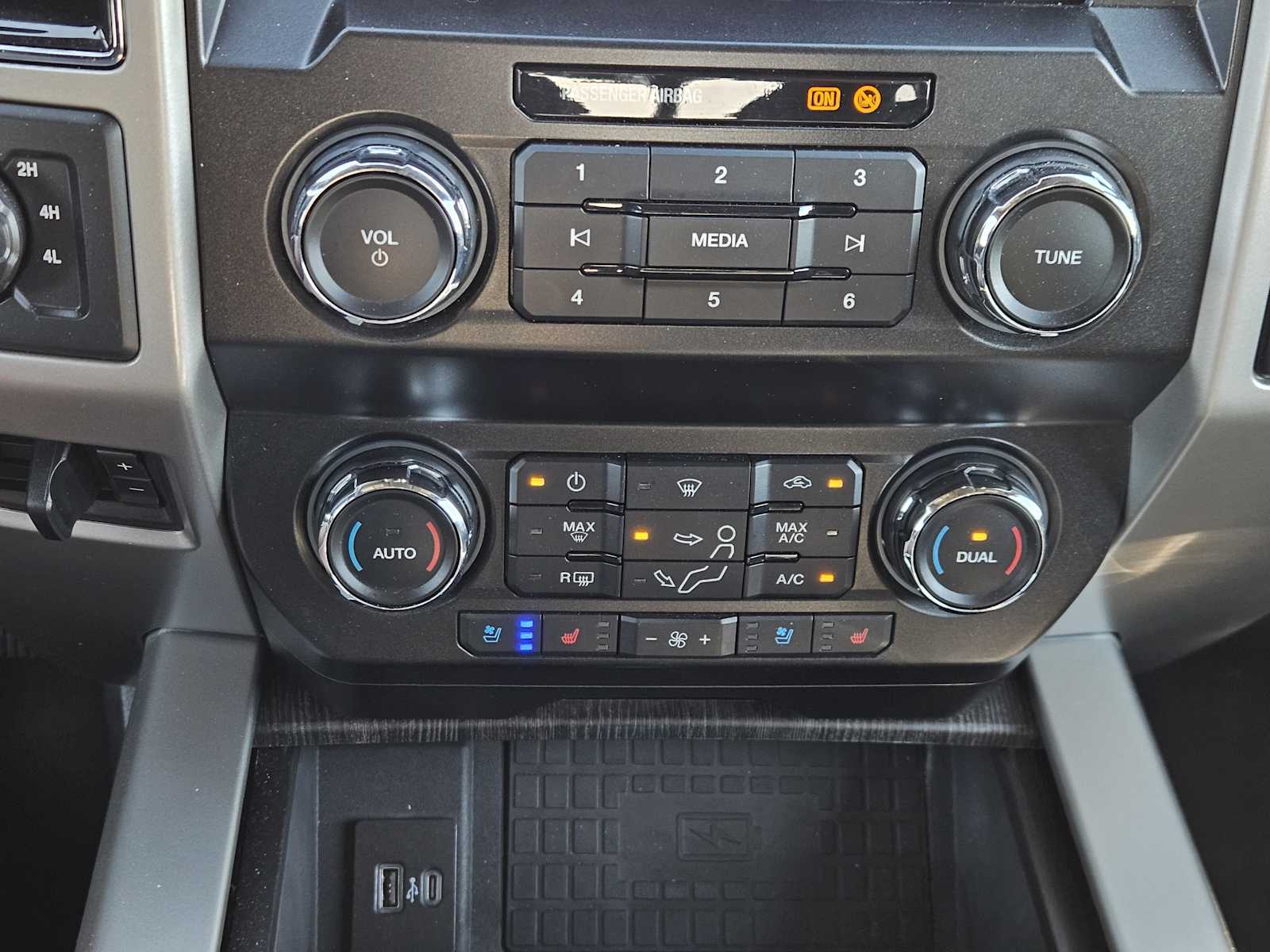 Thumbnail: 2021 Ford Econoline - 19