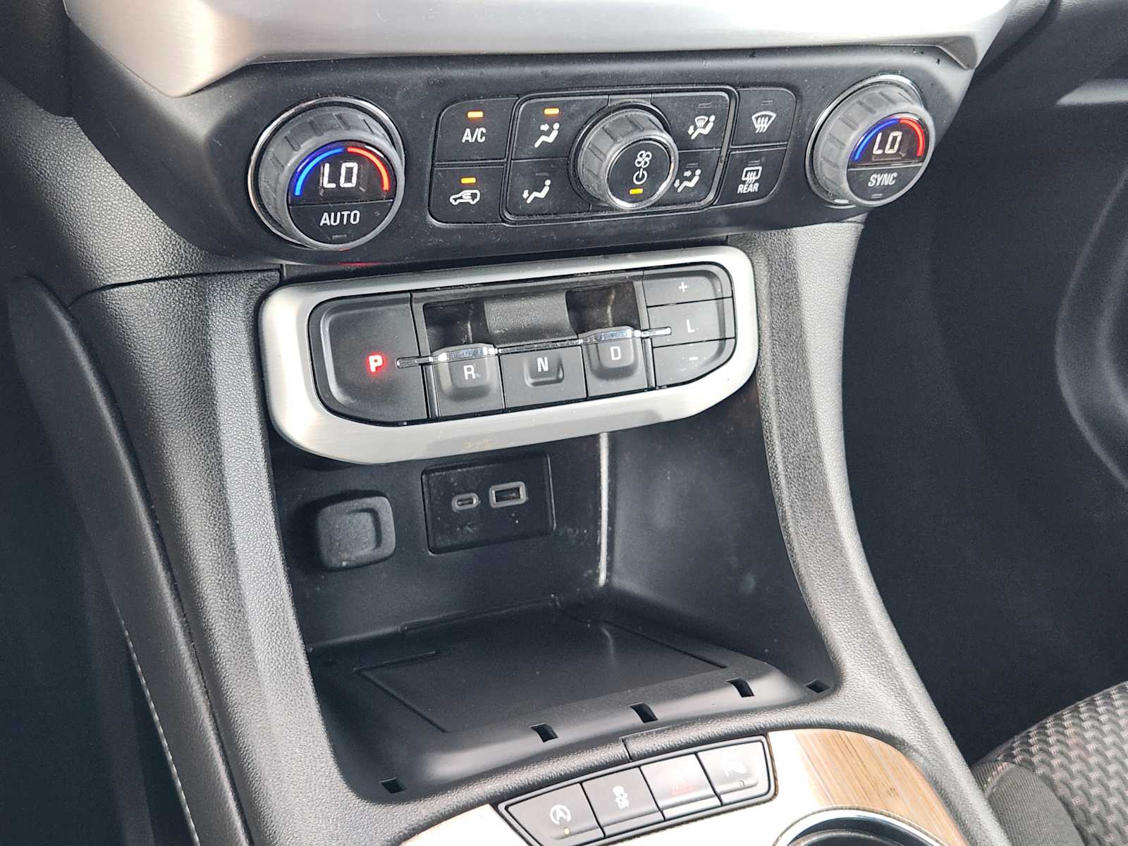 Thumbnail: 2023 GMC Acadia - 19