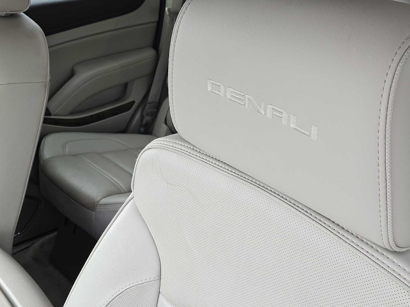 Thumbnail: 2017 GMC Yukon - 14