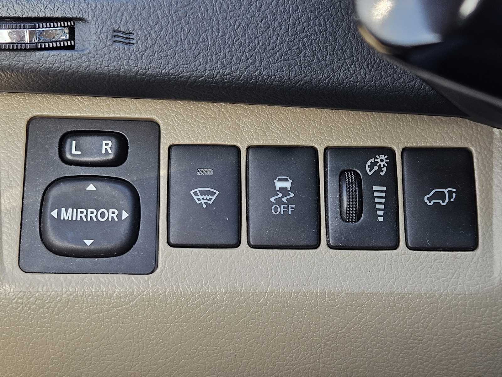 Thumbnail: 2012 Toyota Highlander - 22