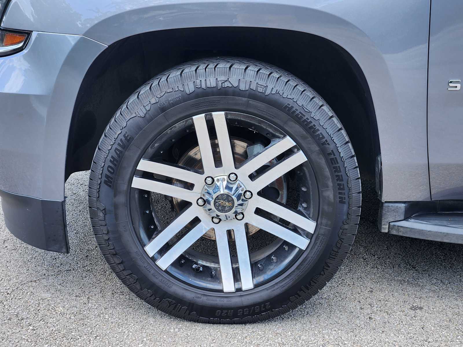 Thumbnail: 2018 Chevrolet Suburban - 9