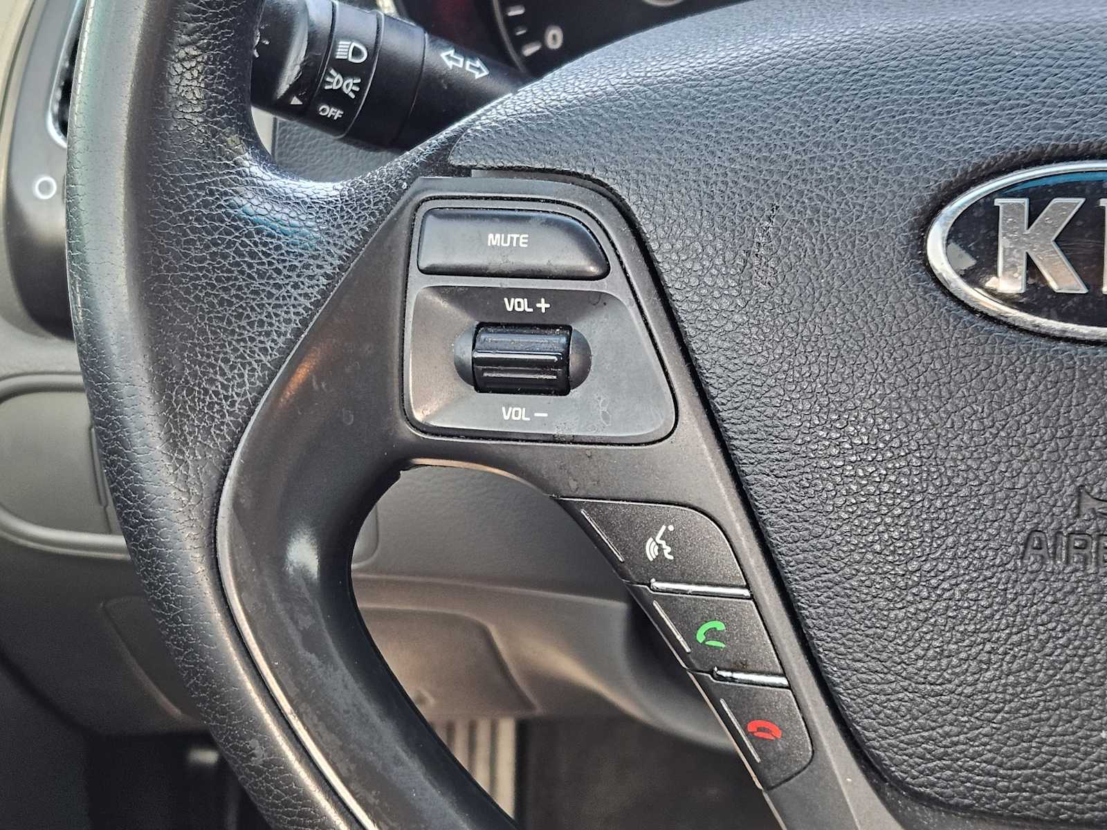Thumbnail: 2017 Kia Forte - 25