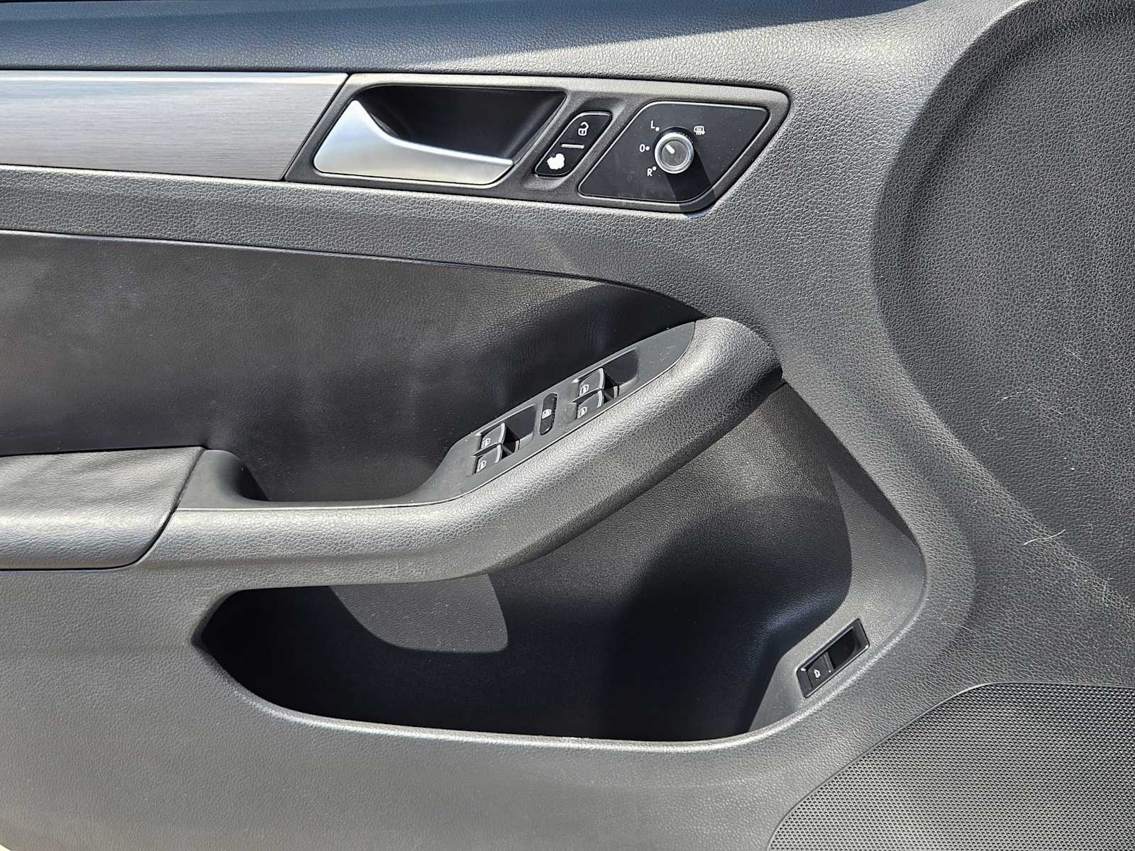 Thumbnail: 2013 Volkswagen Jetta - 22
