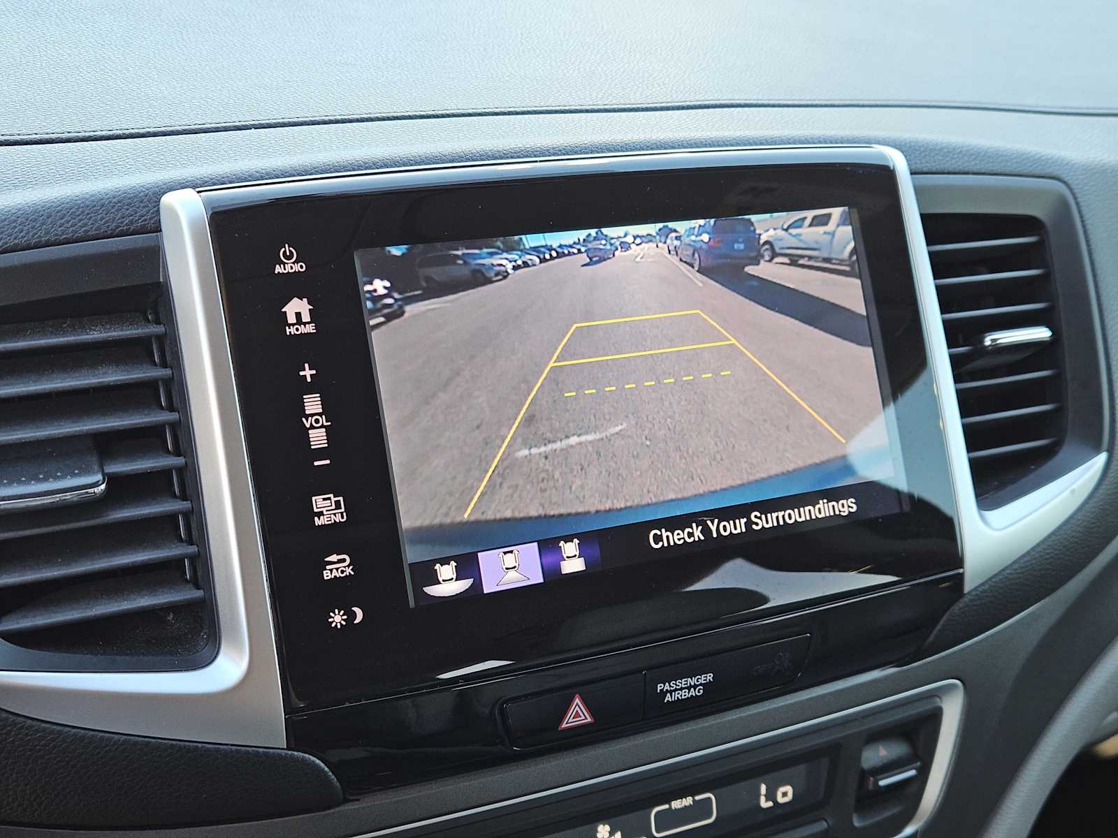 Thumbnail: 2018 Honda Pilot - 16